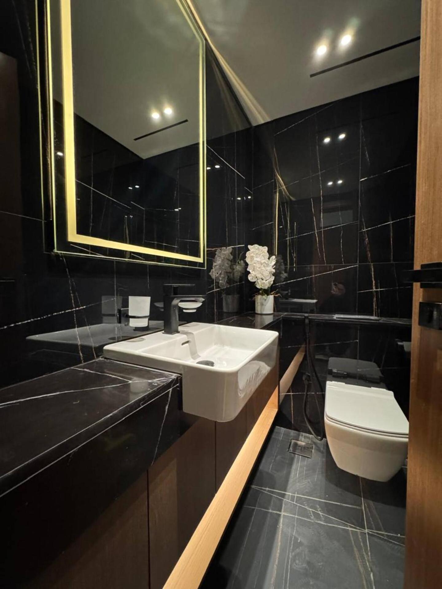 Luxurious And Spacious 1br With Balcony In Jvc