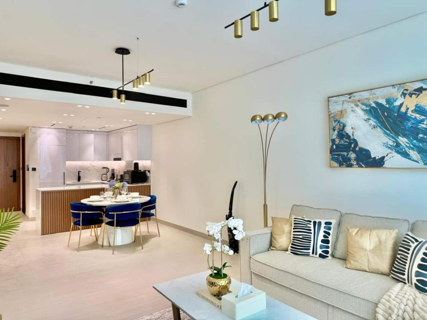 Apartment Luxurious And Spacious 1br With Balcony In Jvc Dubai