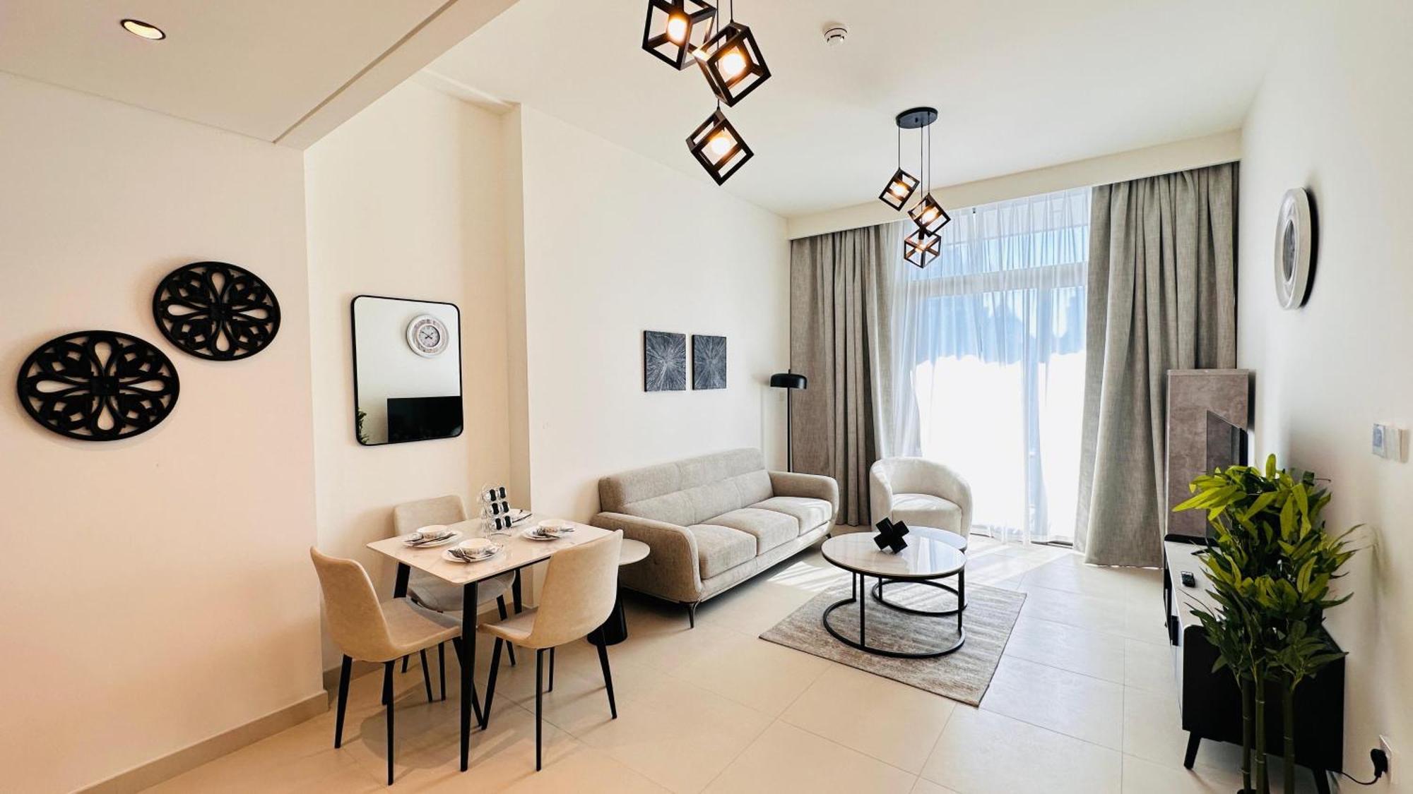 Apartment Luxury 1-bedroom At Burj Crown