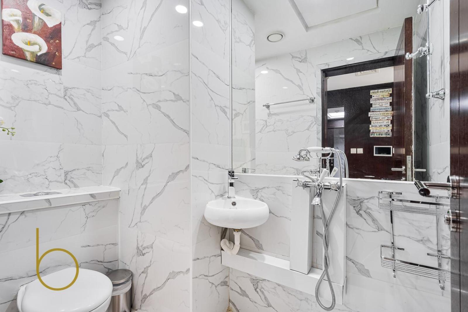 Apartment Bookable - The Residences, Downtown