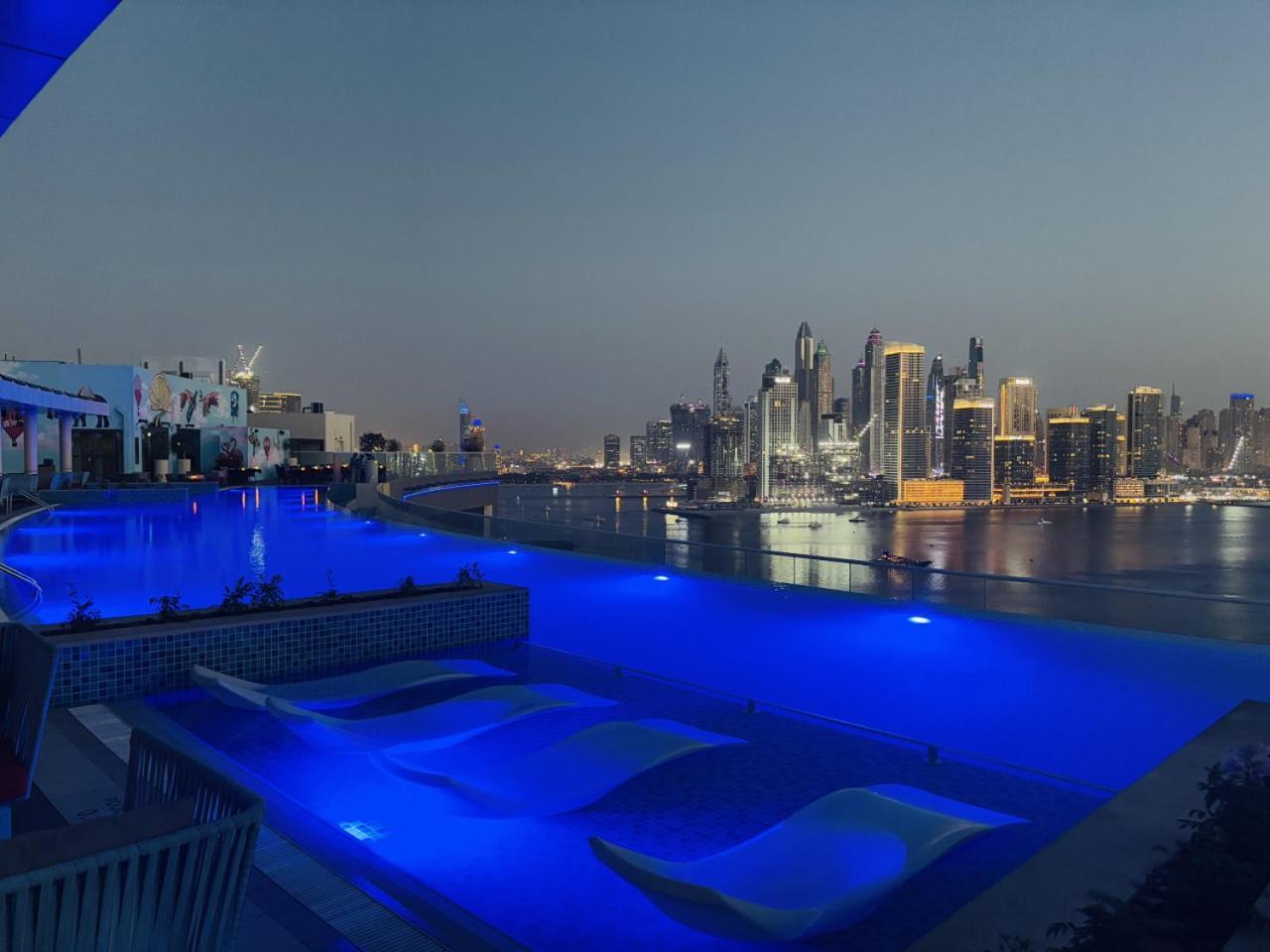 Seven Palm With Private Access And Infinity Pool Apartment *