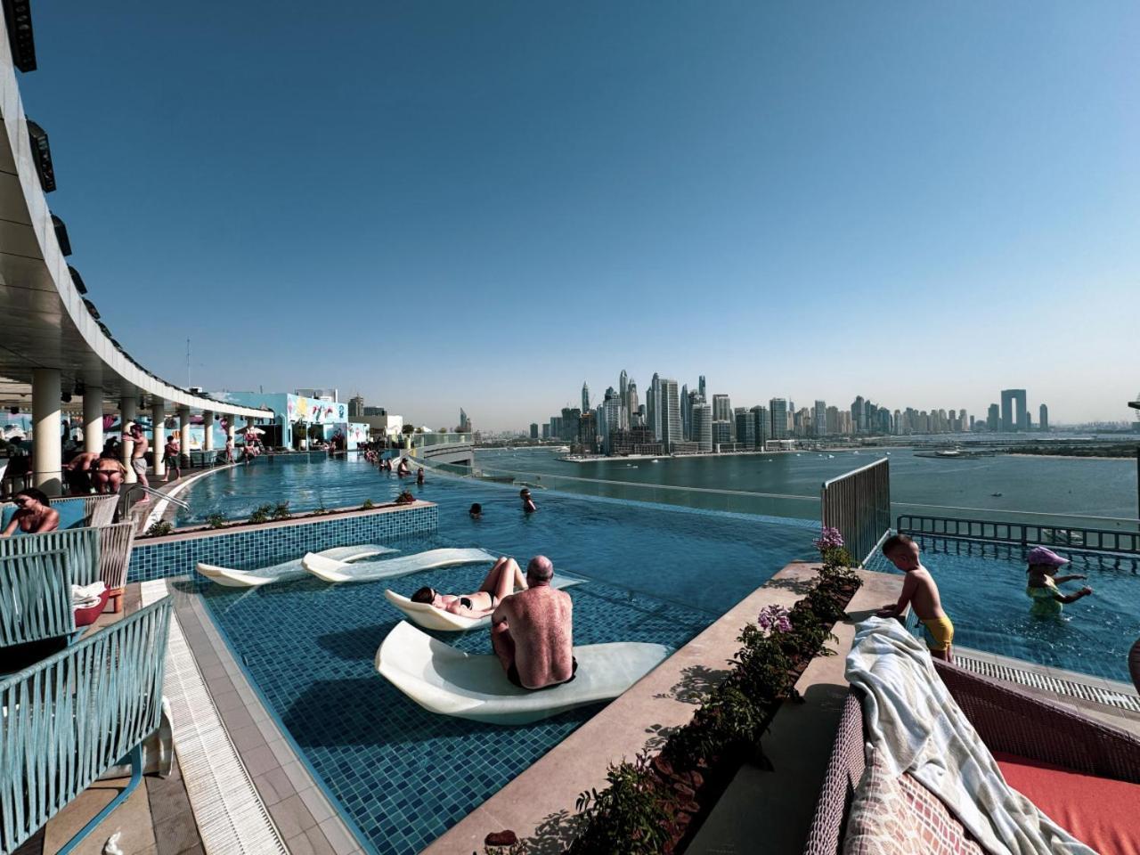Seven Palm With Private Access And Infinity Pool Dubai