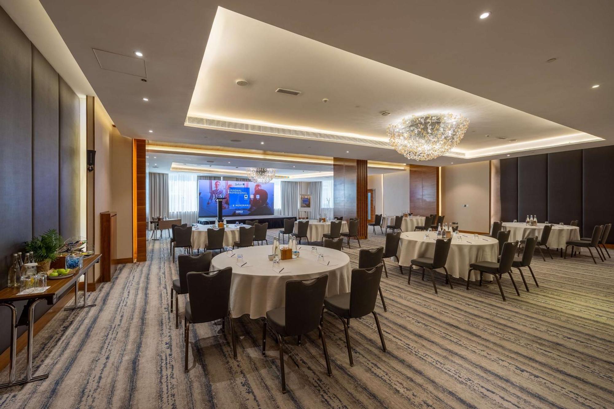 Radisson Blu Hotel, Waterfront 5*