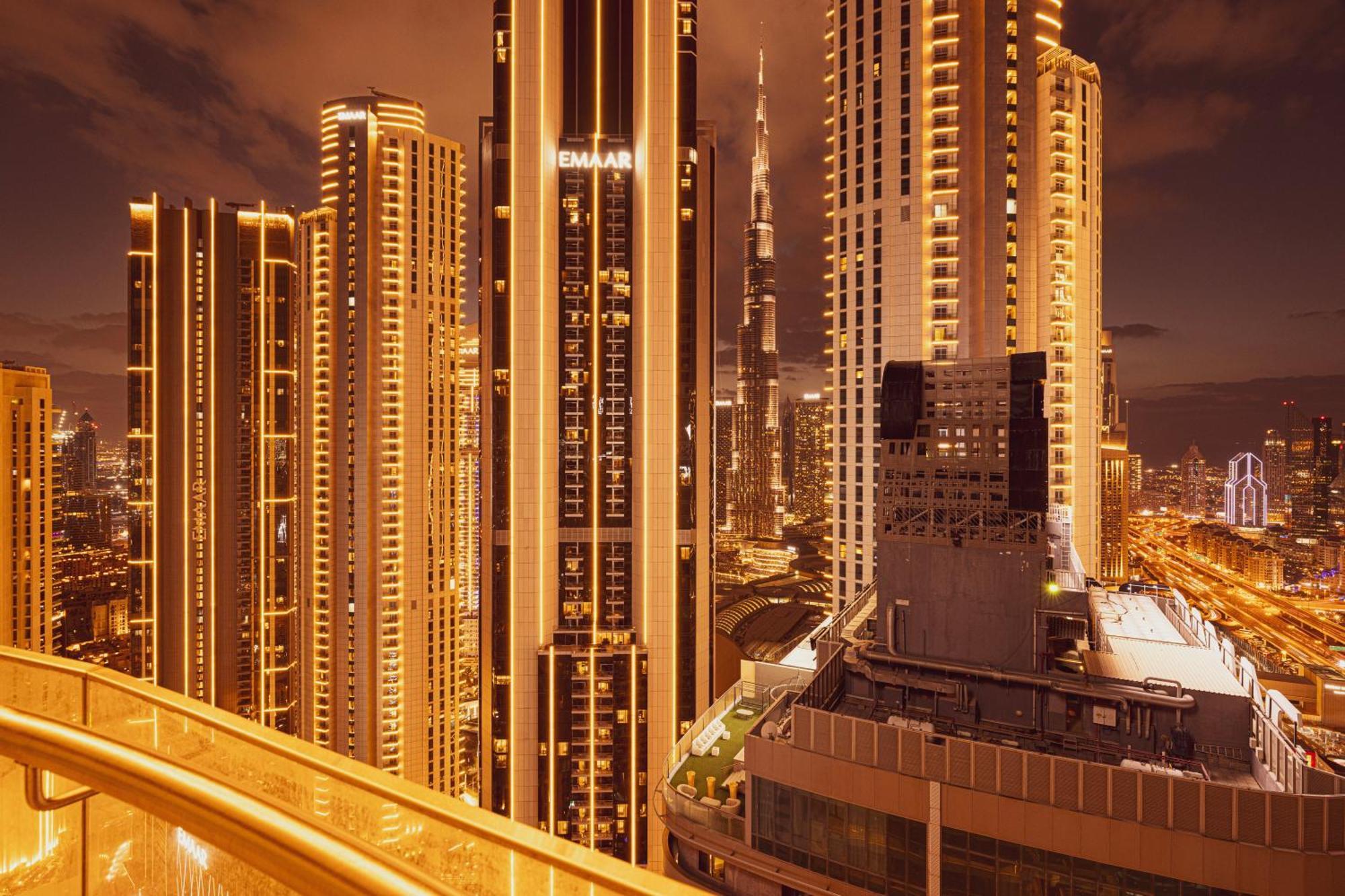 Luxe 6br Penthouse With Burj View & Private Cinema Dubai