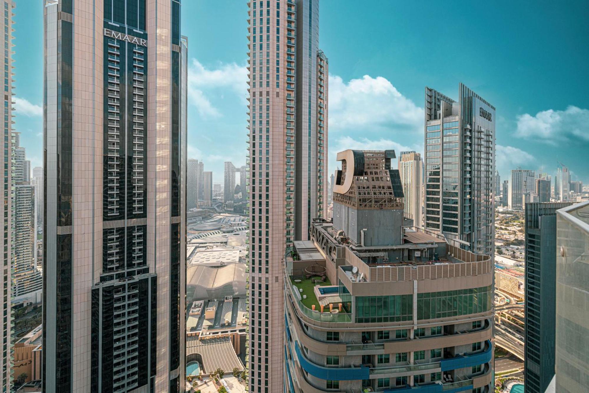 Luxe 6br Penthouse With Burj View & Private Cinema * Dubai