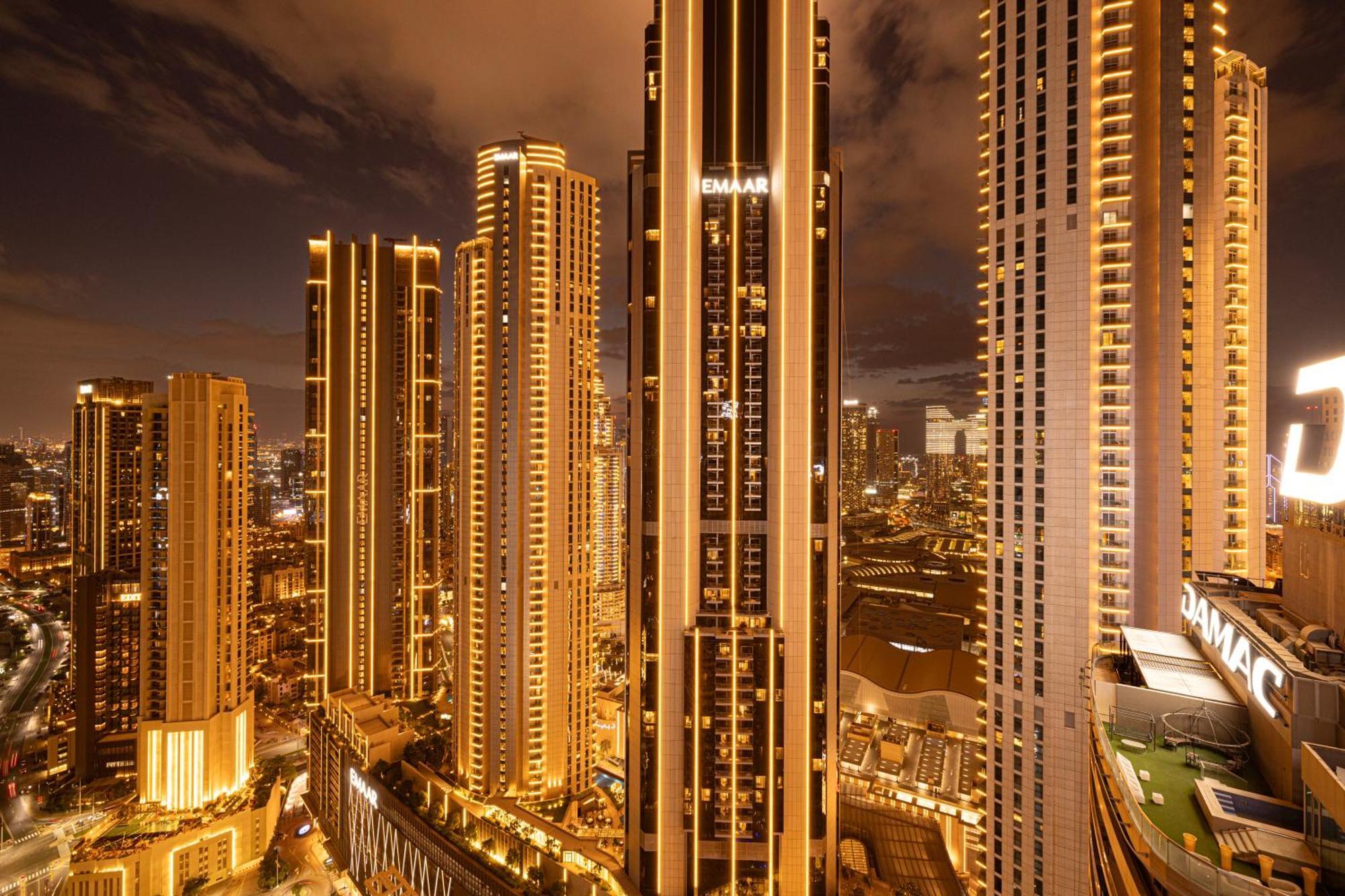 Luxe 6br Penthouse With Burj View & Private Cinema Apartment *