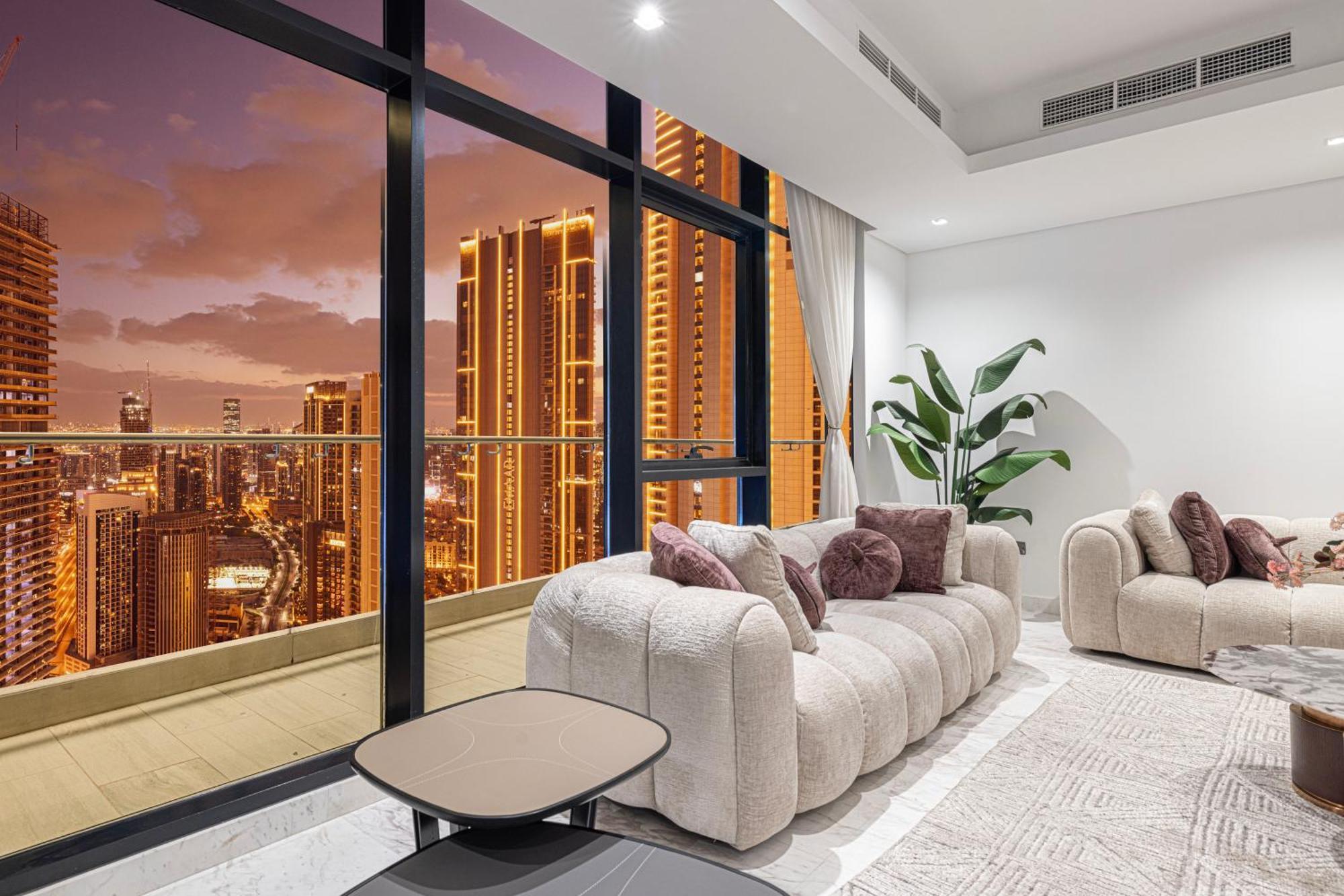 Luxe 6br Penthouse With Burj View & Private Cinema Apartment Dubai