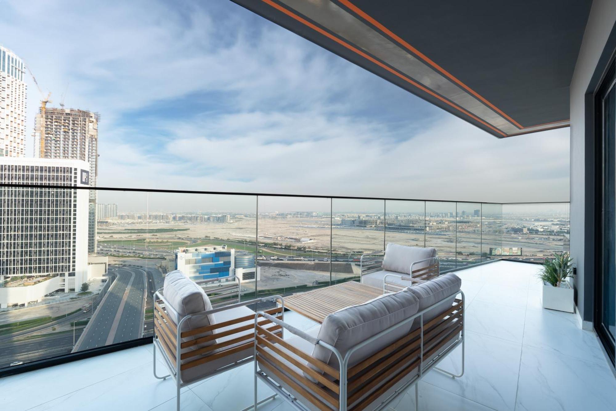 Keyrock Living - Binghatti Canal Sky Retreat * Dubai