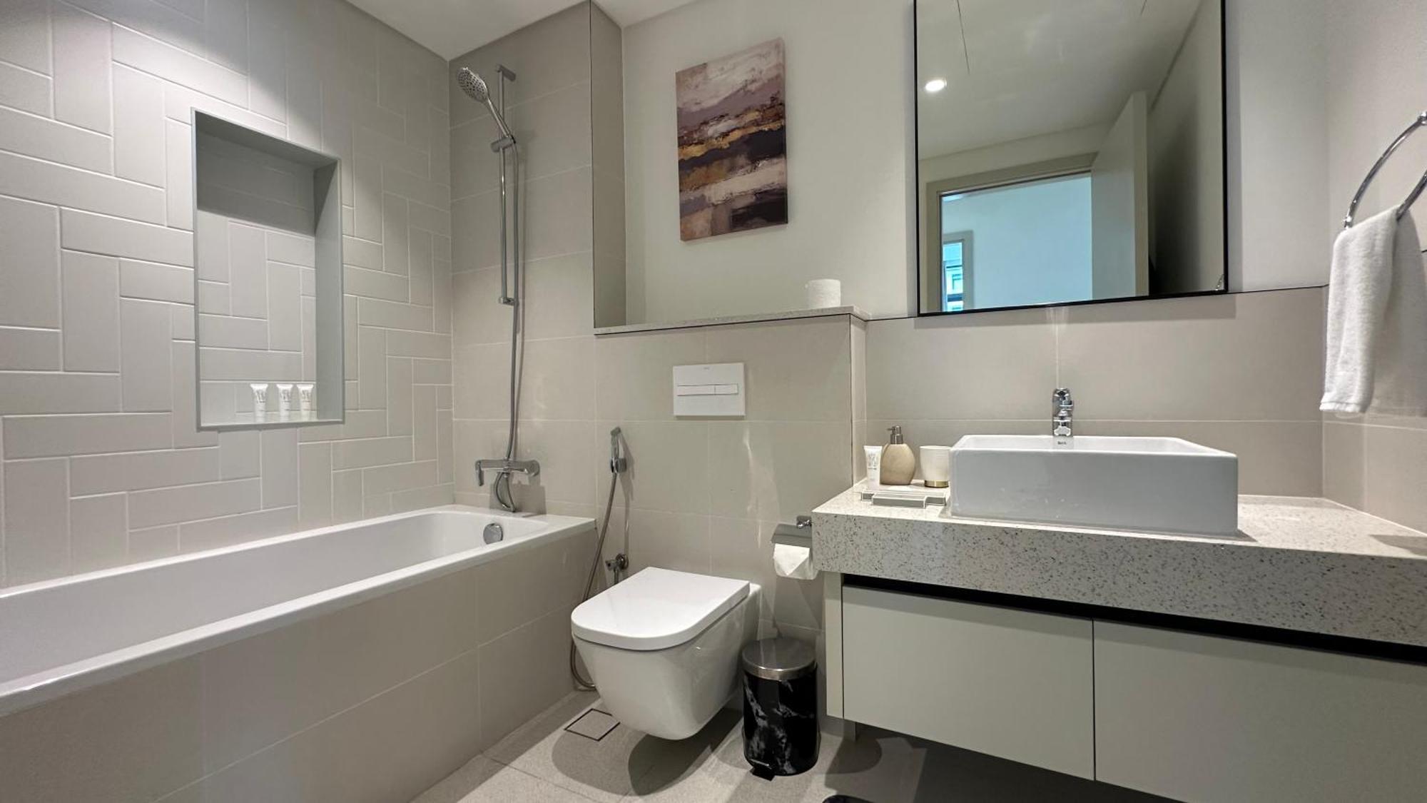 Luxury Beachfront In Marina Vista Tower 2 By Bhavan Apartment