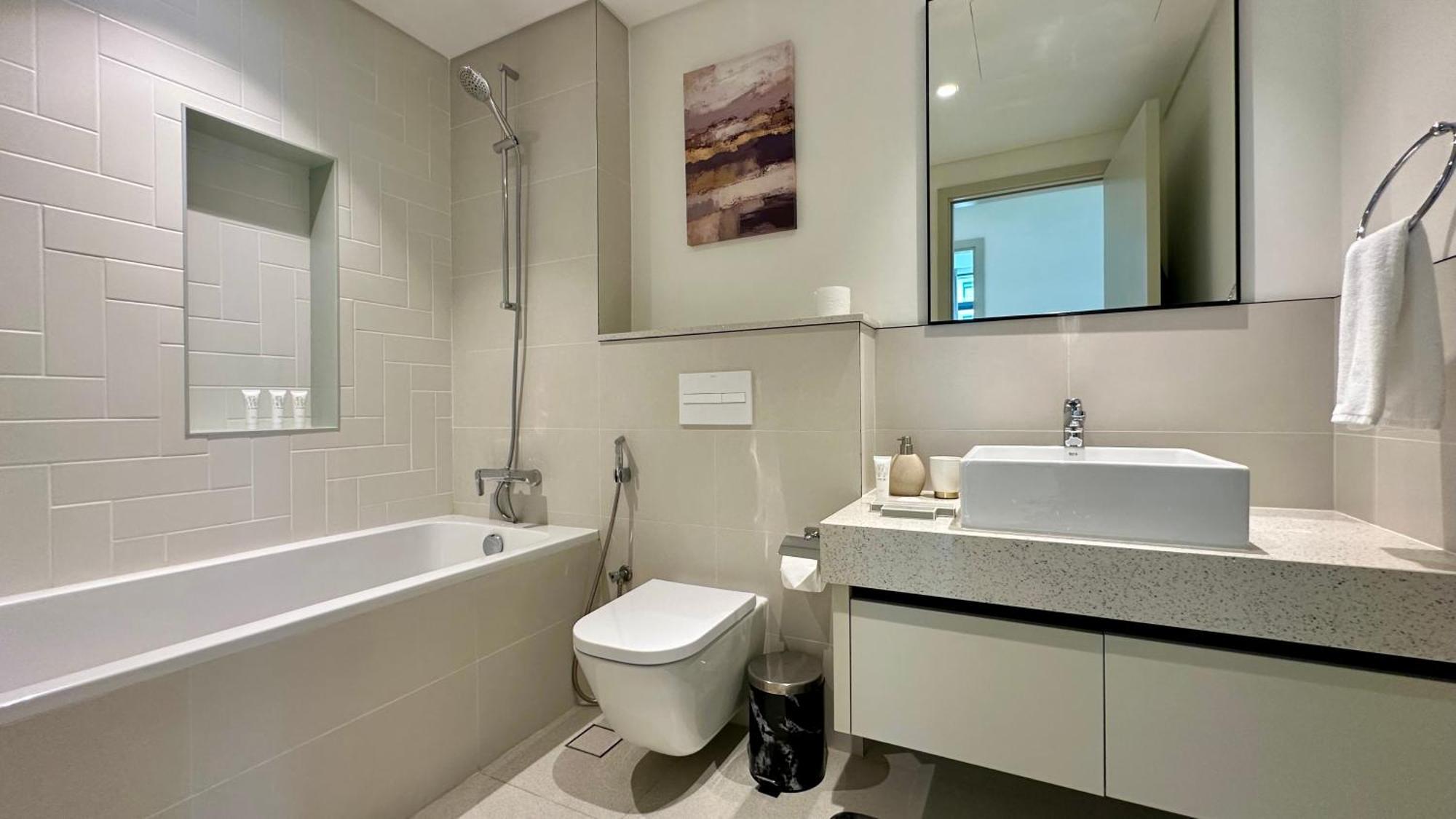 Apartment Luxury Beachfront In Marina Vista Tower 2 By Bhavan