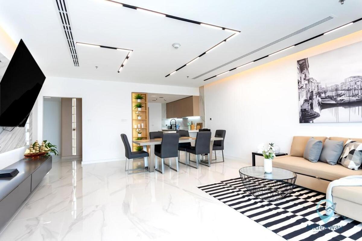 Bright Modern 1br Heart Of Jlt Skyline Views Apartment