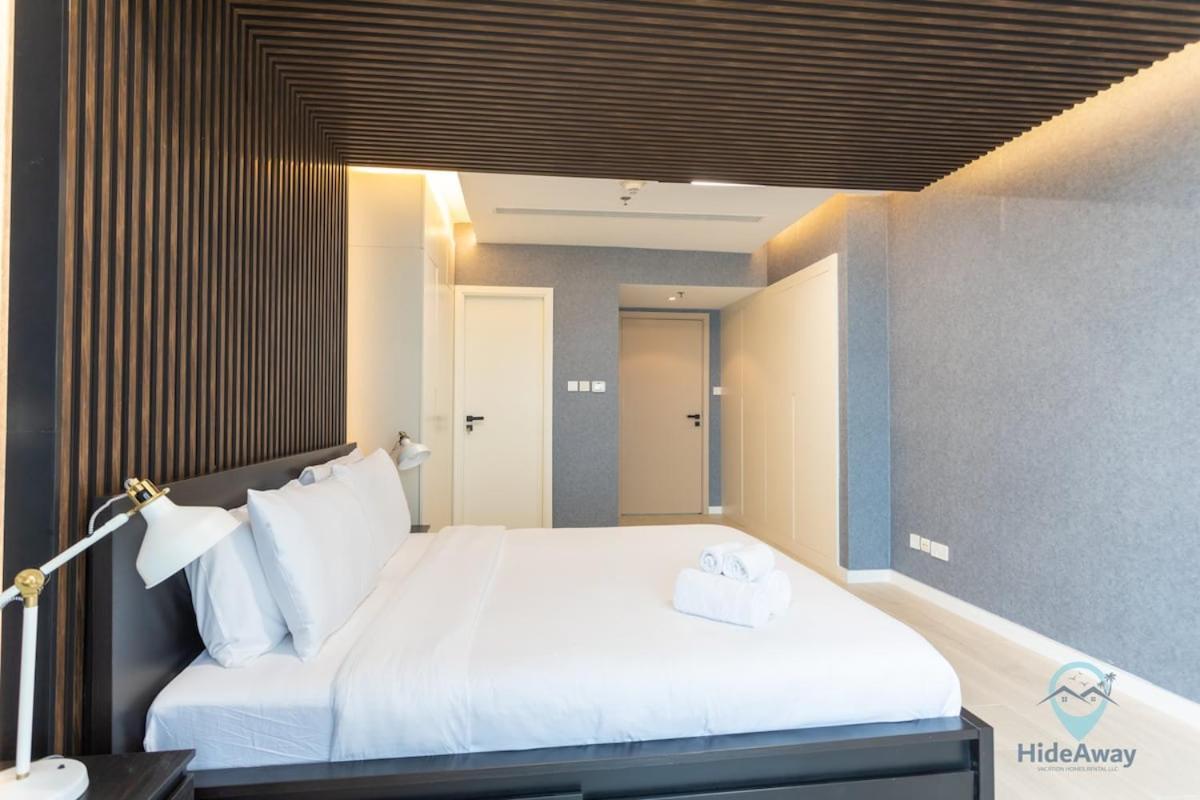 Apartment Bright Modern 1br Heart Of Jlt Skyline Views *