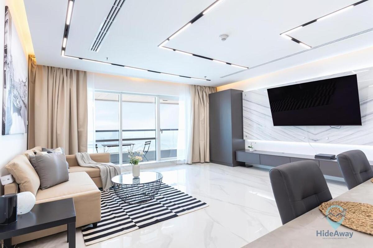 Bright Modern 1br Heart Of Jlt Skyline Views Apartment