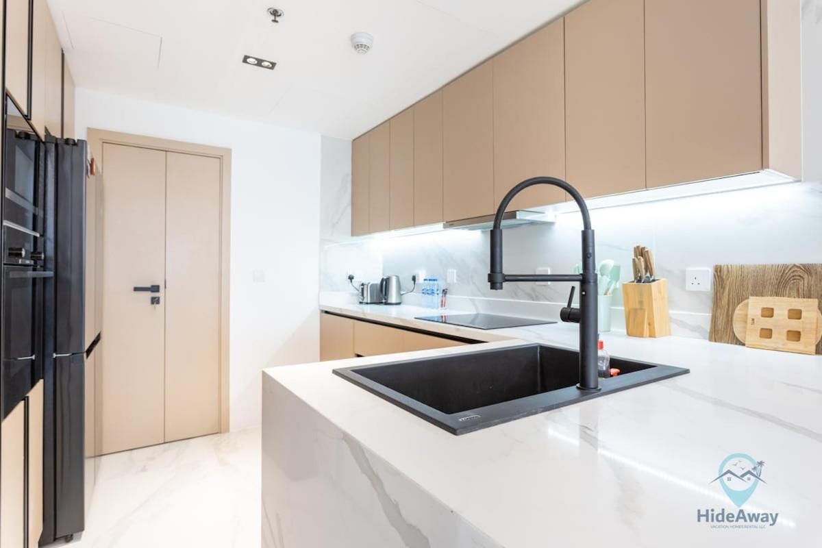 Apartment Bright Modern 1br Heart Of Jlt Skyline Views *
