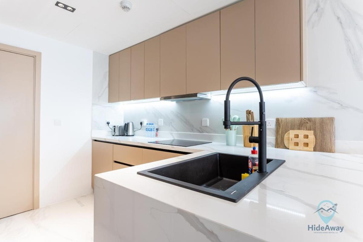 Bright Modern 1br Heart Of Jlt Skyline Views Apartment *