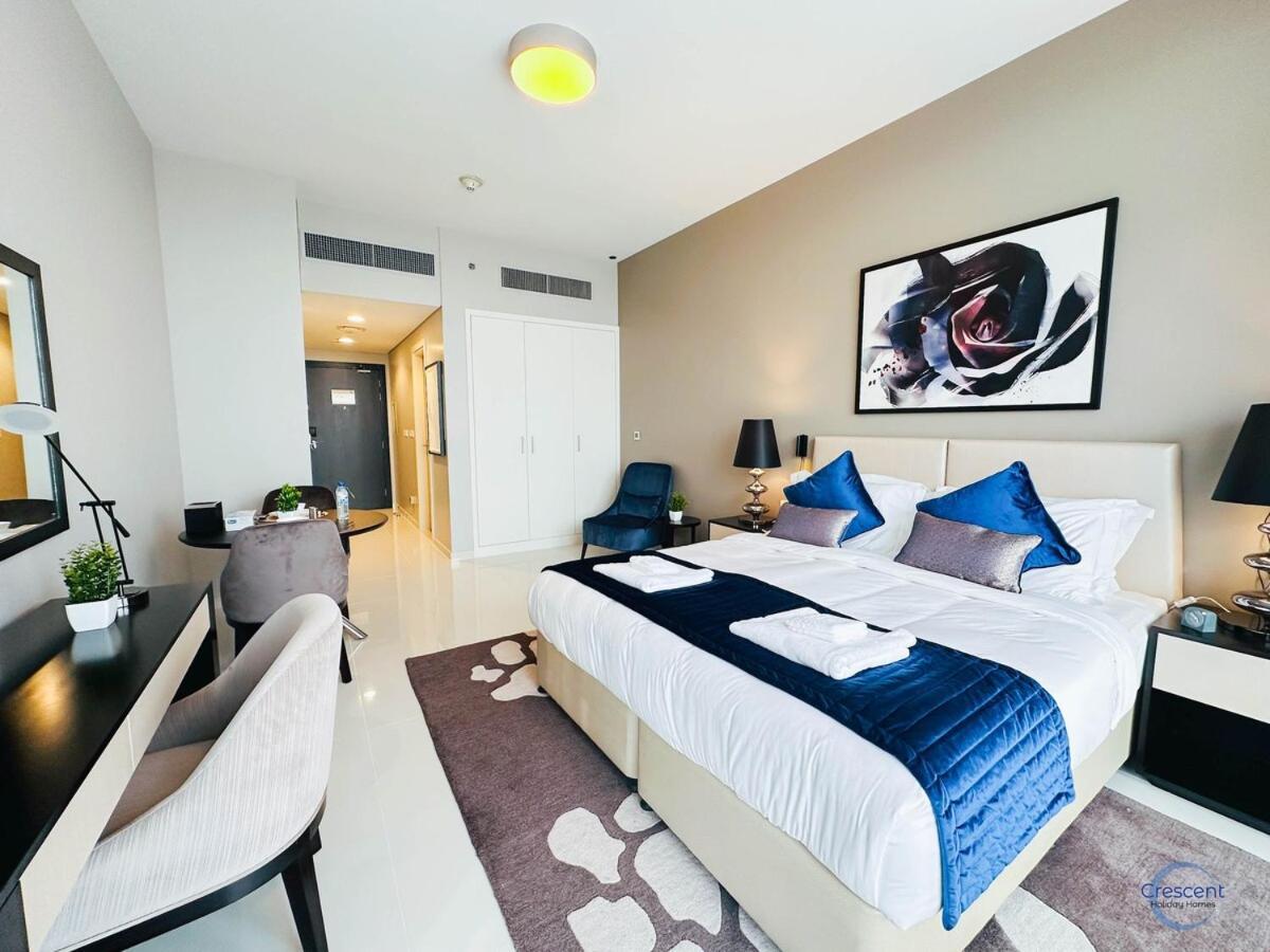 Luxurious In Damac Hills Apartment
