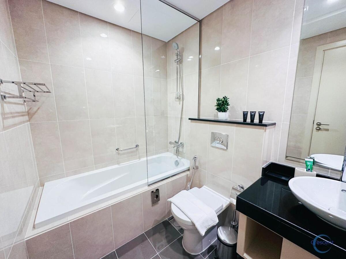 Luxurious In Damac Hills Apartment