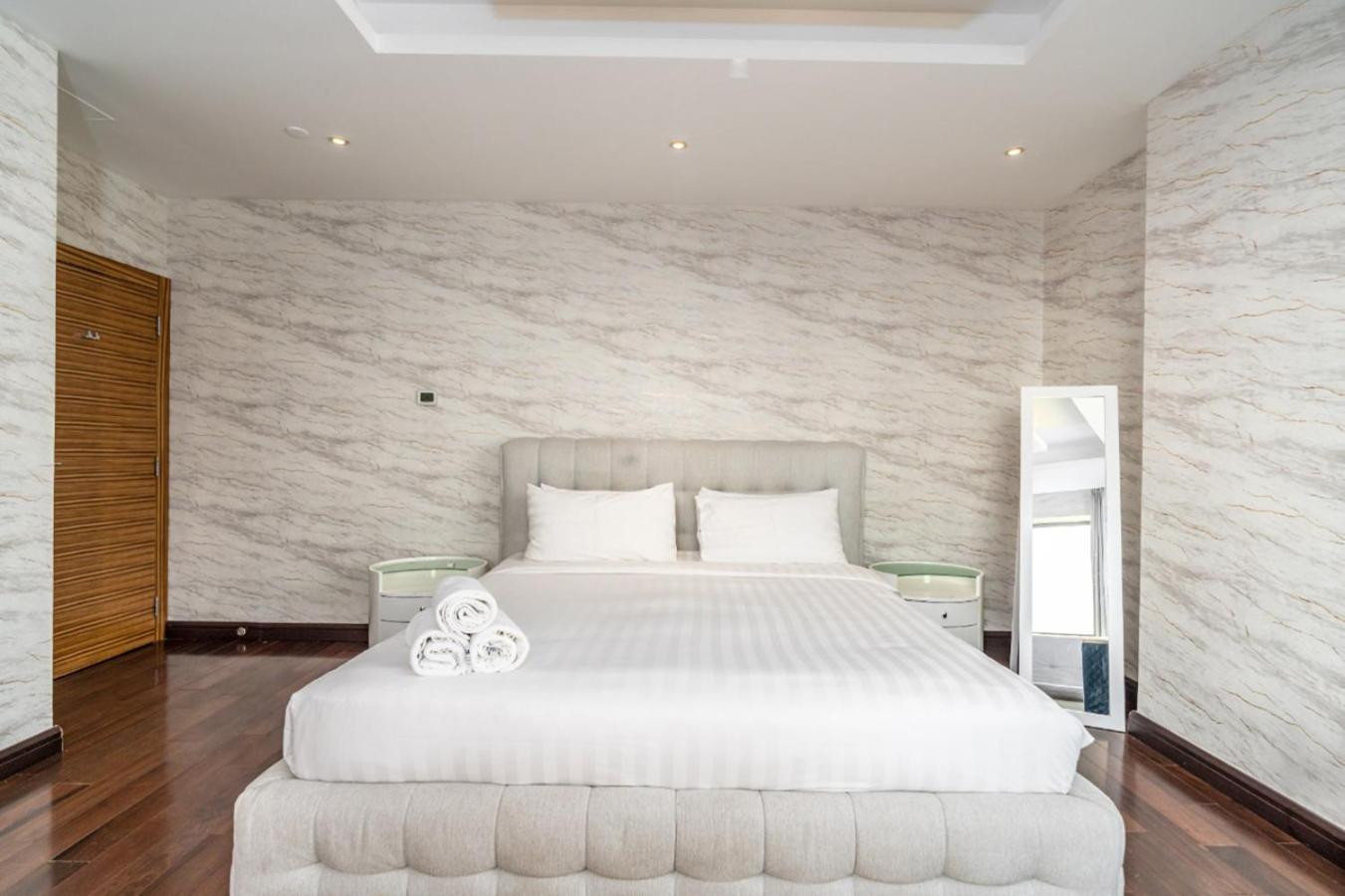 Apartment Artistic Penthouse With Amazing Jbr And Sea View Dubai