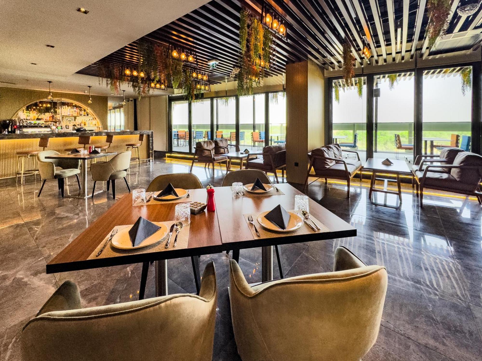 Otel Millennium Place Mirdif 4*