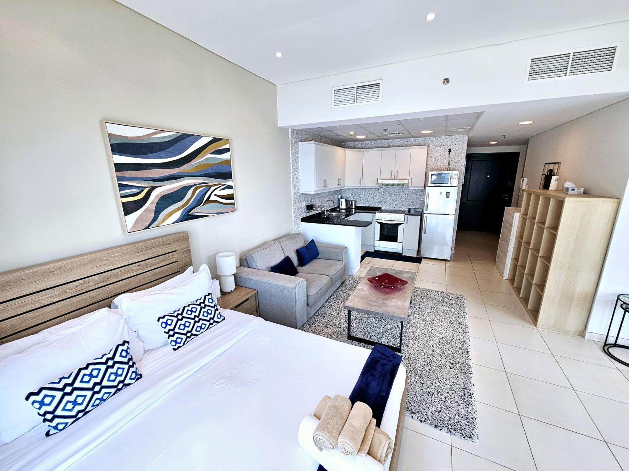 Sunrise Homes - Near Jbr With Huge Balcony - Harbour Views *