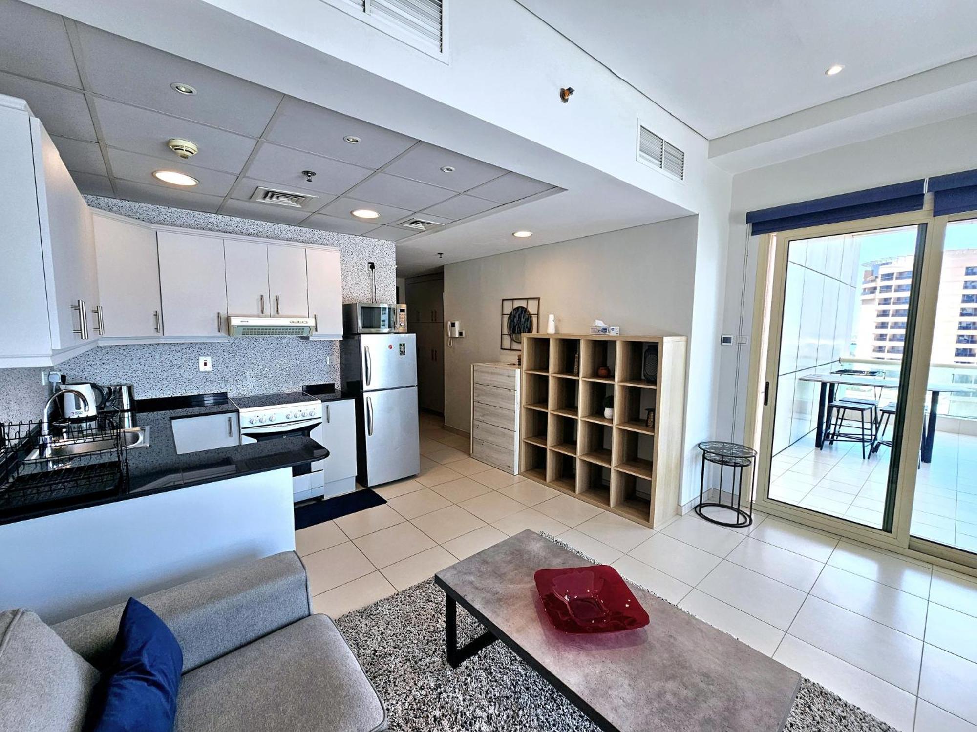 Sunrise Homes - Near Jbr With Huge Balcony - Harbour Views