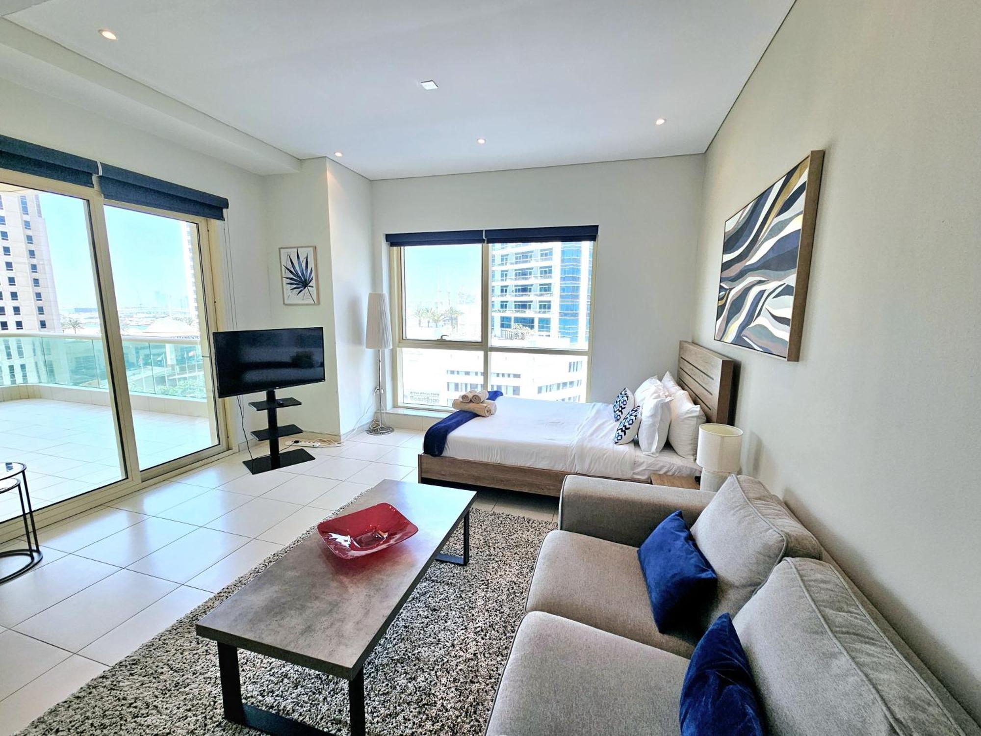 Sunrise Homes - Near Jbr With Huge Balcony - Harbour Views Apartment