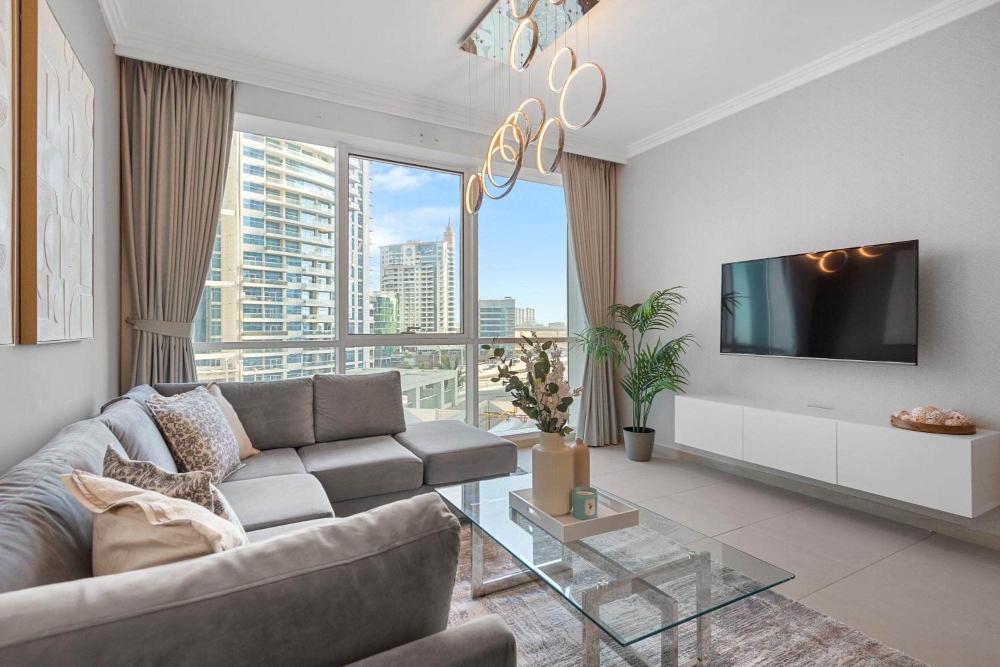 Serene 2-bedroom Escape With Sea Steps Away In Jbr Dubai