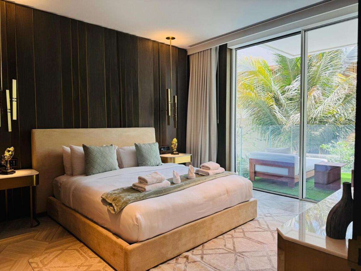 Luxe With Pool View - Lush Greenery I Access Apartment *