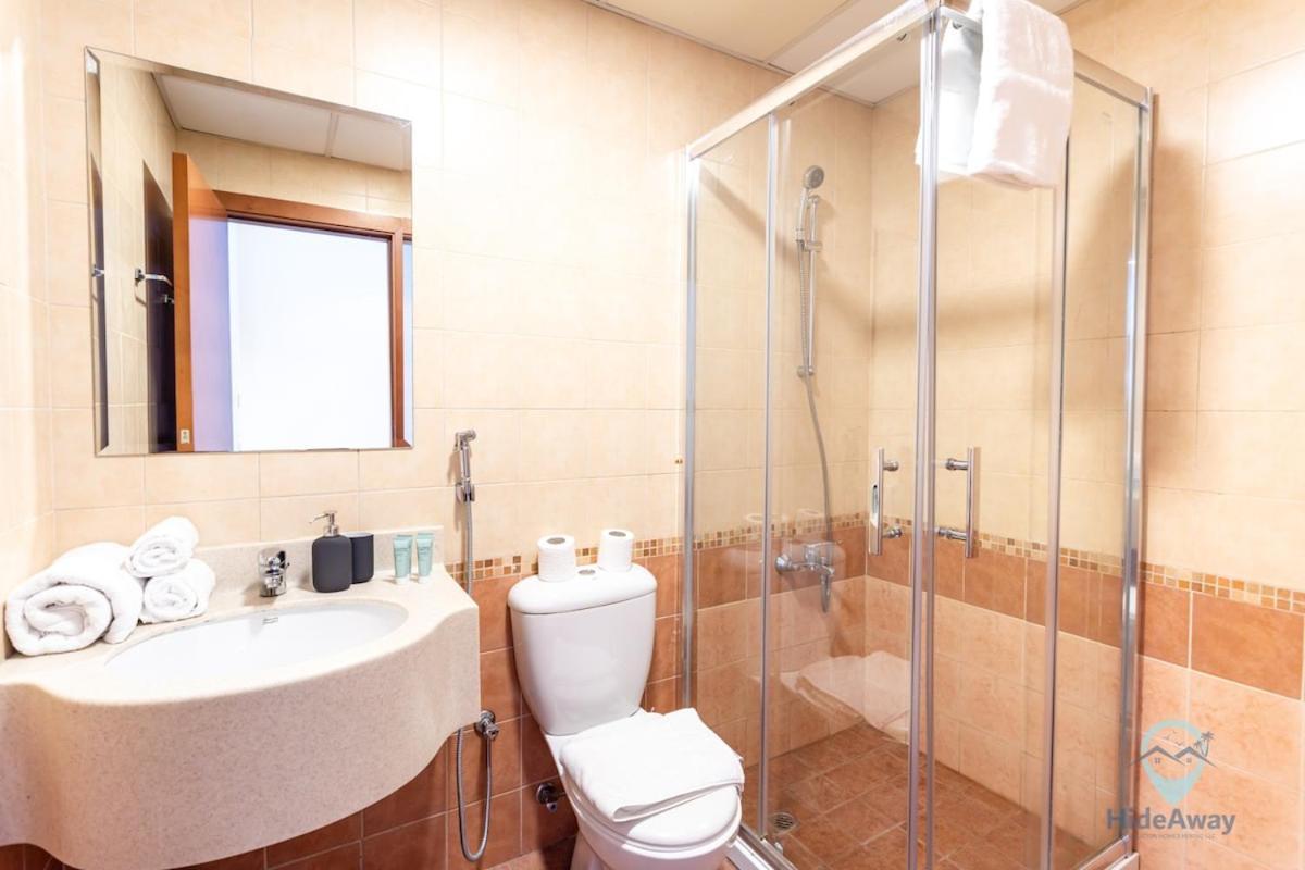 Lovely Cozy L Steps To Jbr Apartment Dubai