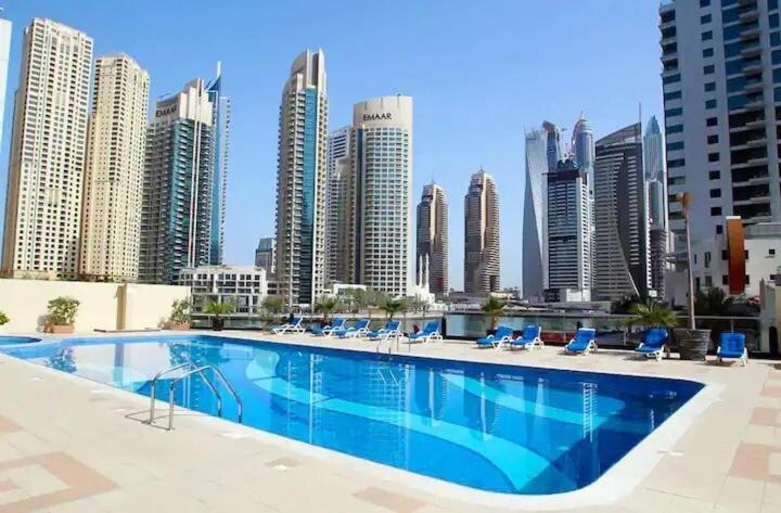 Lovely Cozy L Steps To Jbr *