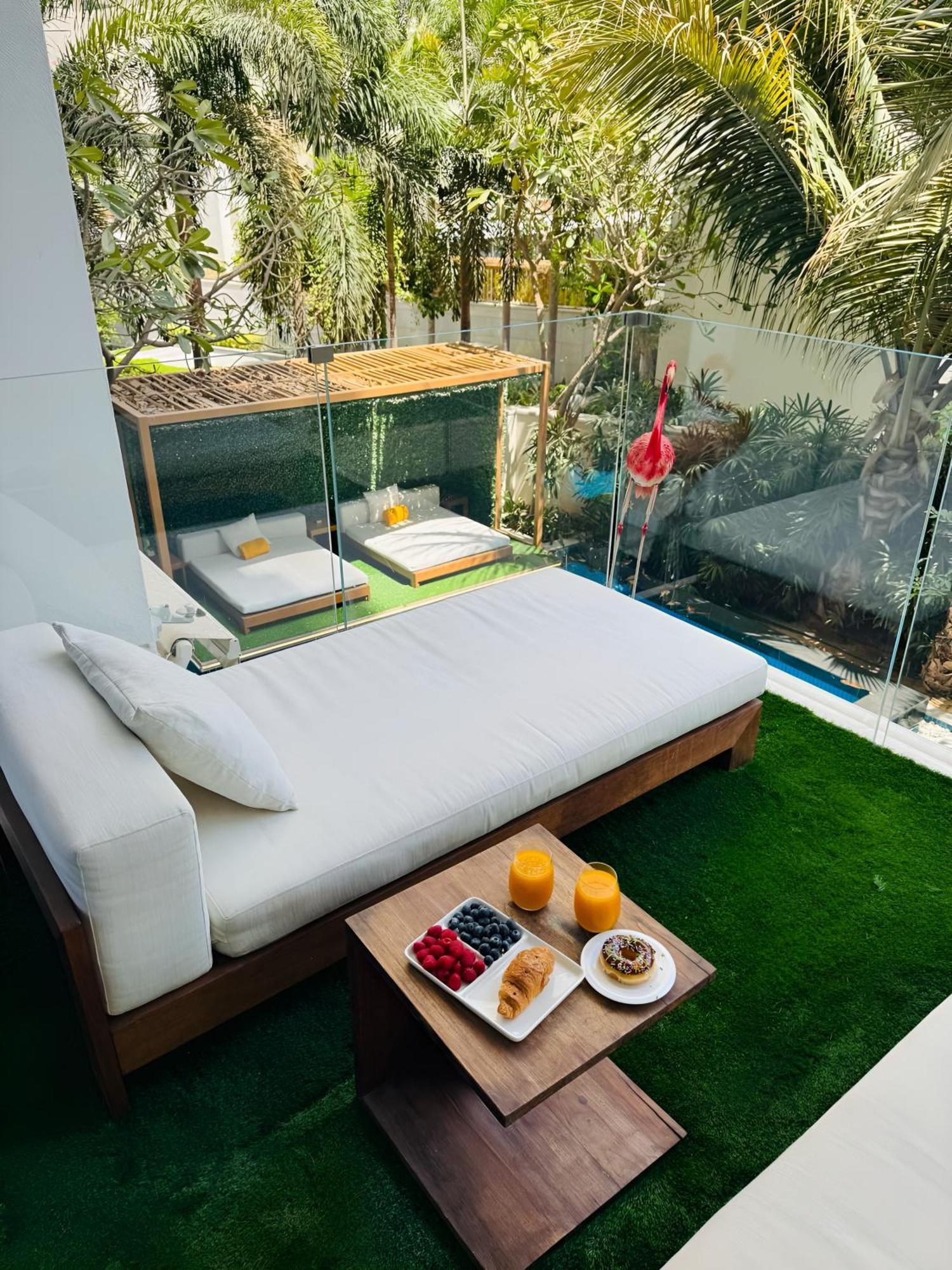 Luxe With Pool View - Lush Greenery I Access