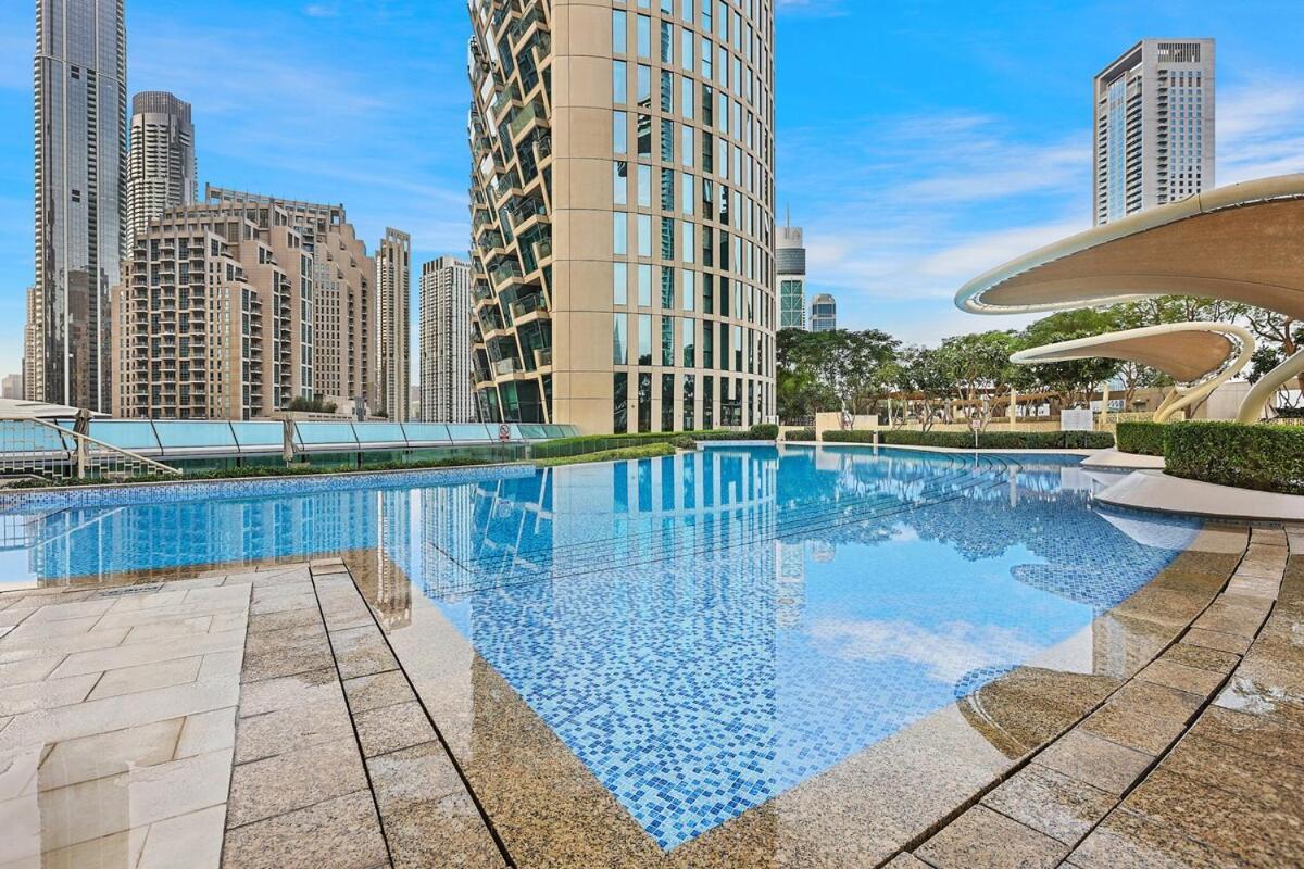 Apartment First Class 3br Burj Khalifa & Fountain View Dubai