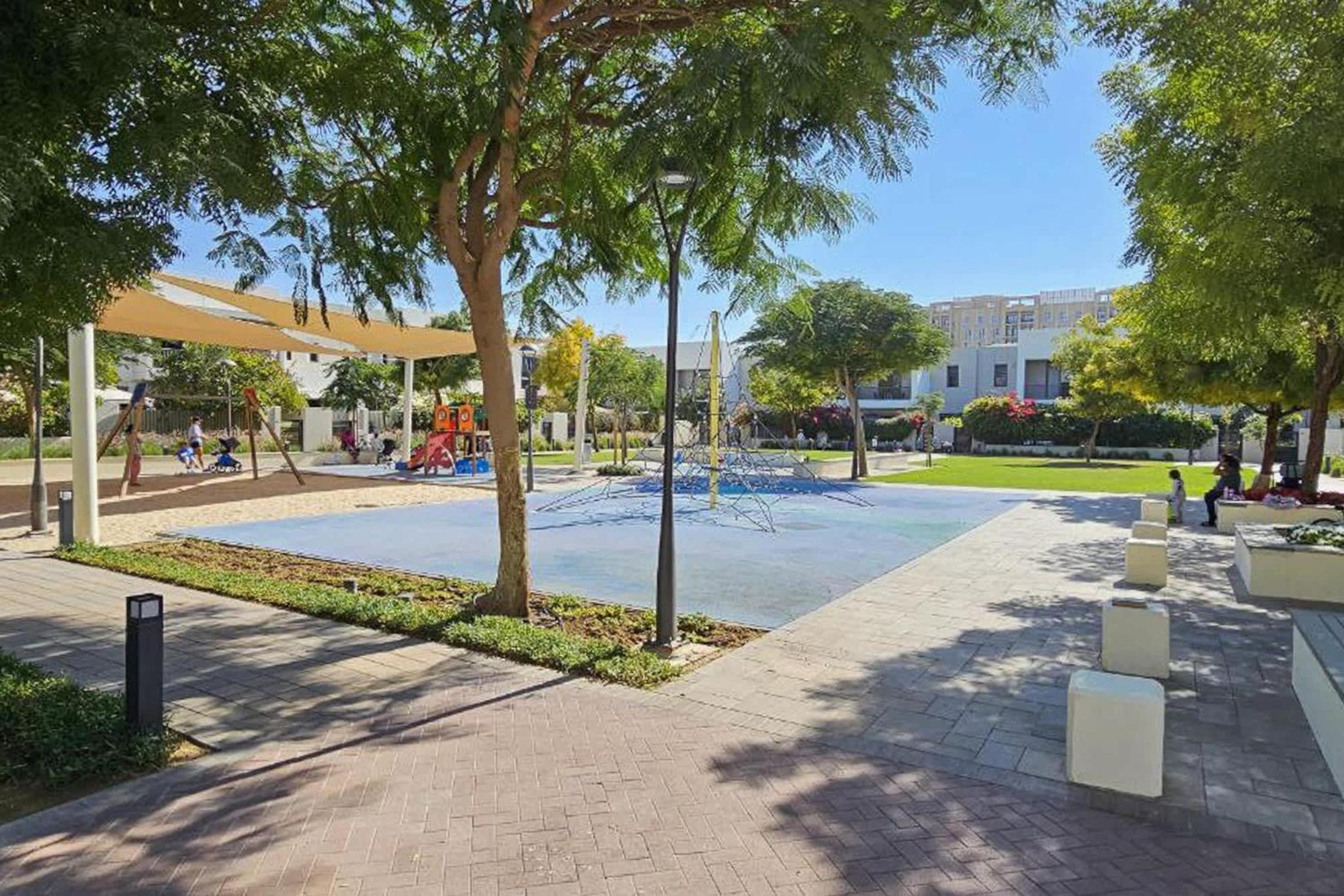 Elegant Escape Perfect For Families Villa Dubai