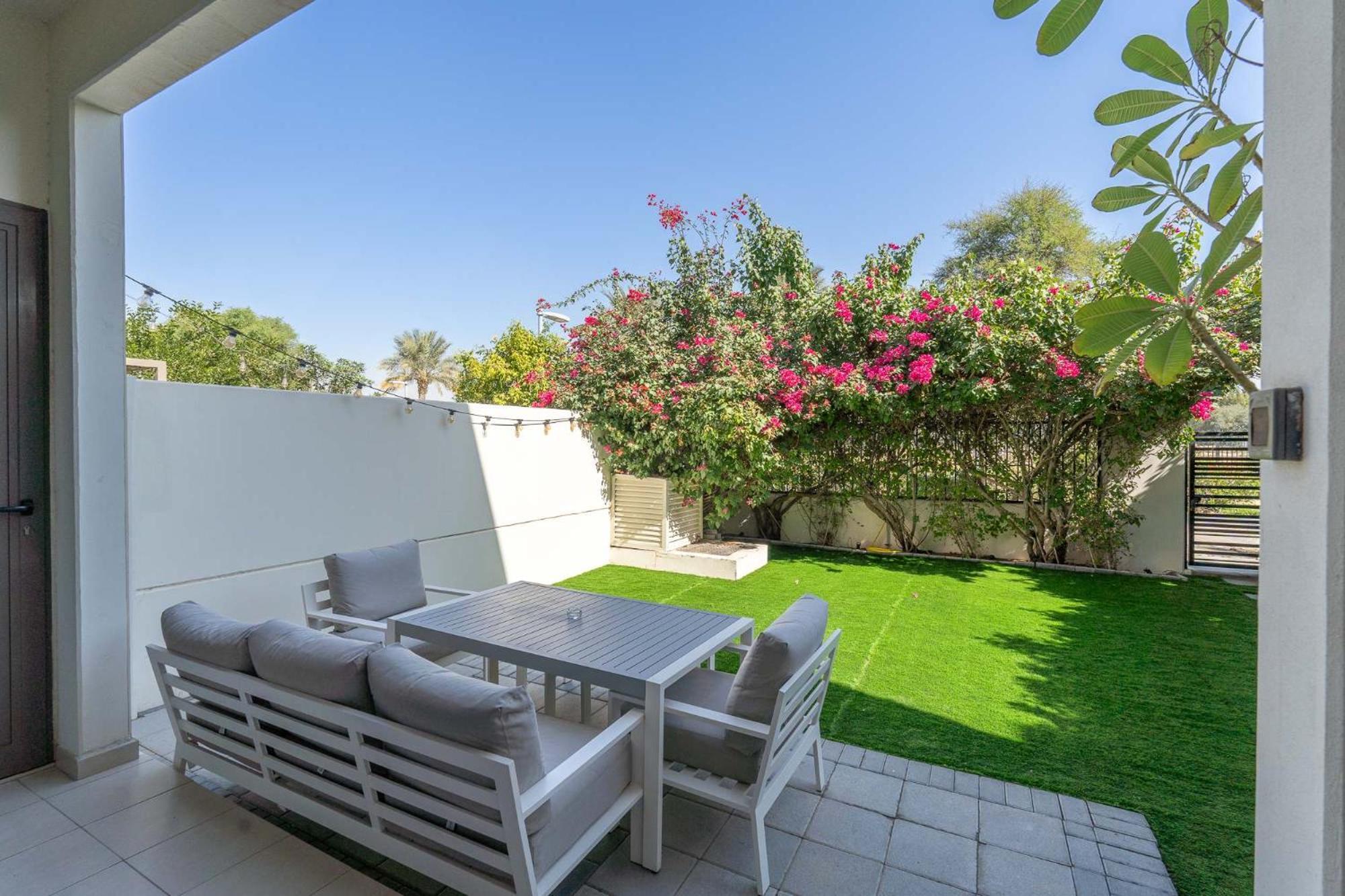 Villa Elegant Escape Perfect For Families Dubai