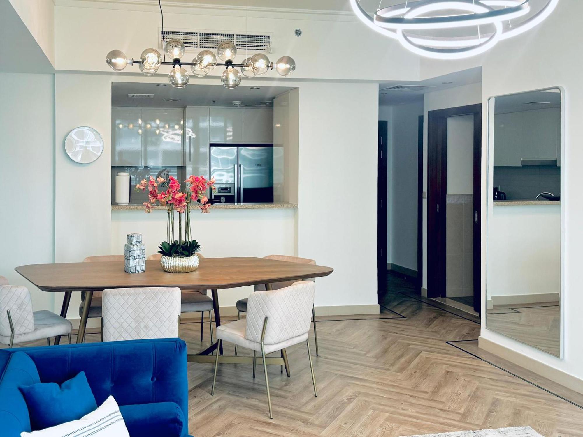Apartment Burj Vista Luxury 2br ,full Burj Khalifa View ,direct Mall & Metro Access Dubai