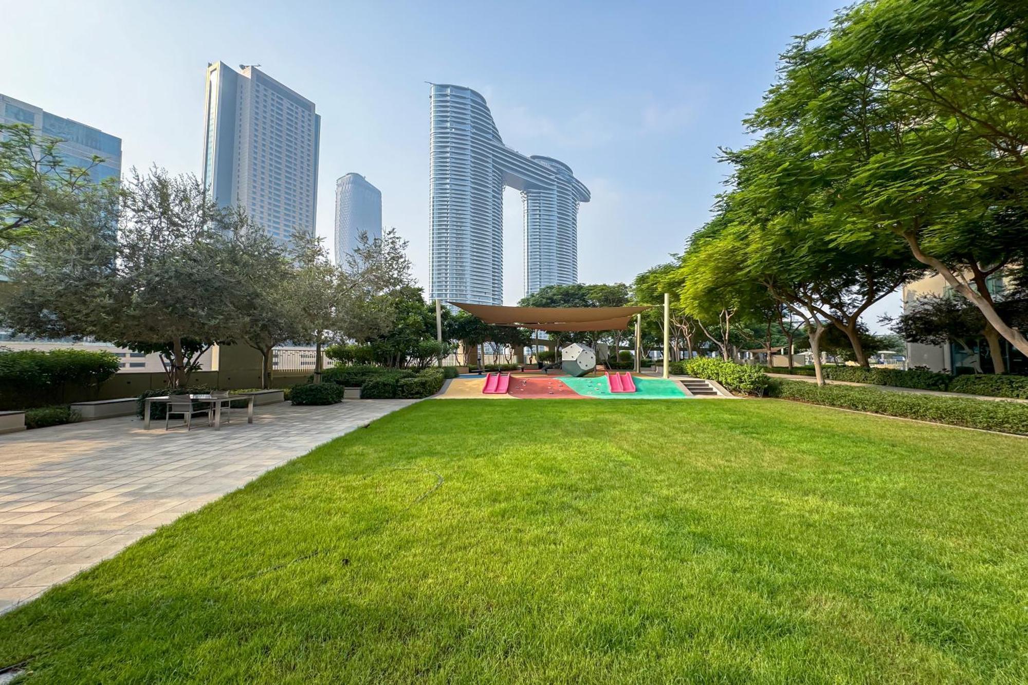 Burj Vista Luxury 2br ,full Burj Khalifa View ,direct Mall & Metro Access Apartment *