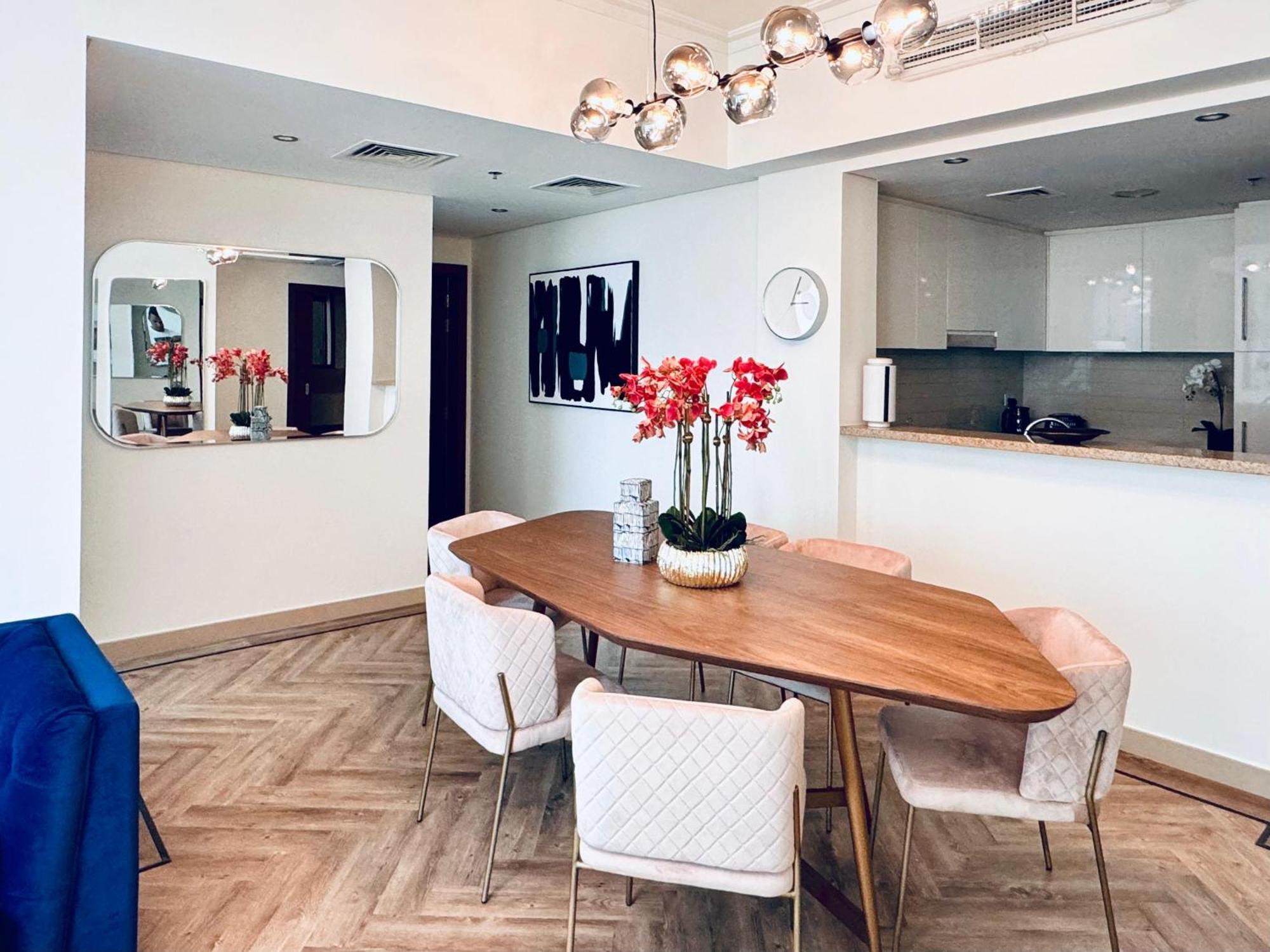 Apartment Burj Vista Luxury 2br ,full Burj Khalifa View ,direct Mall & Metro Access Dubai