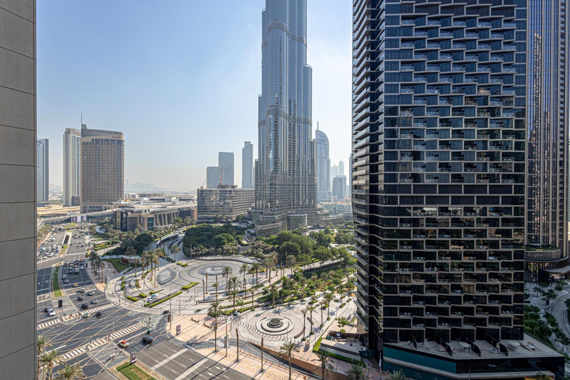 Burj Vista Luxury 2br ,full Burj Khalifa View ,direct Mall & Metro Access