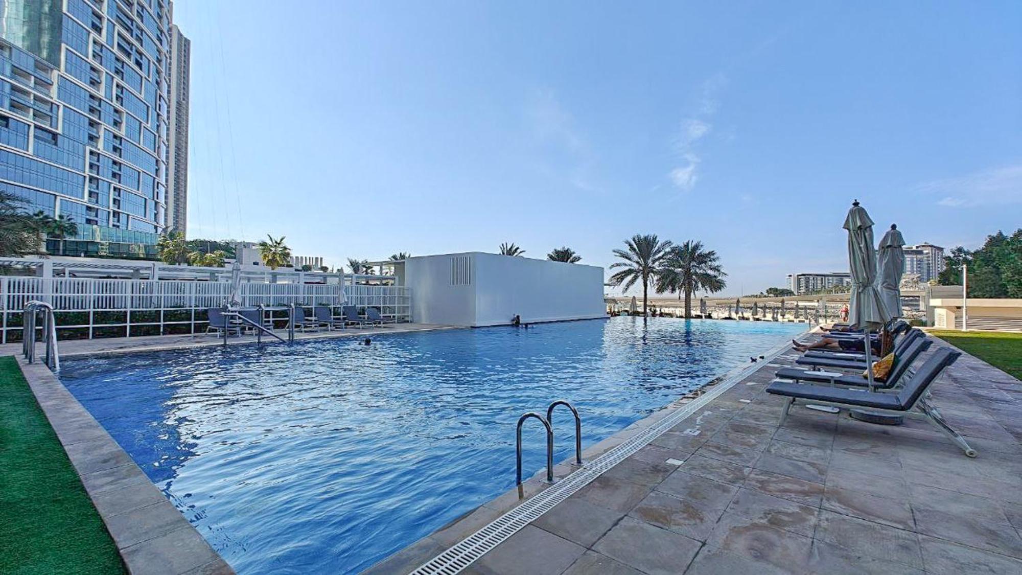 Serene 2-bedroom Escape With Sea Steps Away In Jbr * Dubai