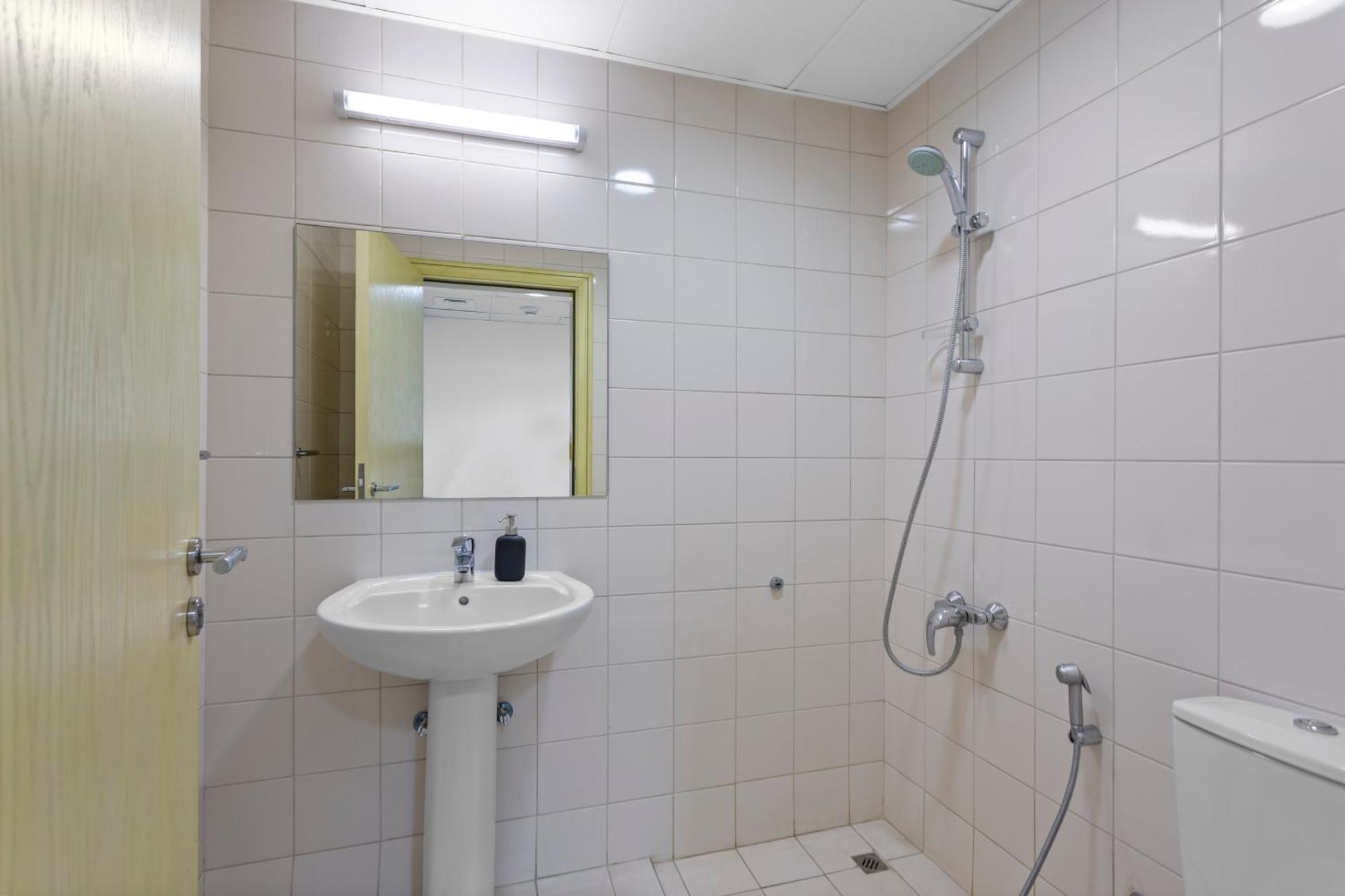 Serene 2-bedroom Escape With Sea Steps Away In Jbr Dubai