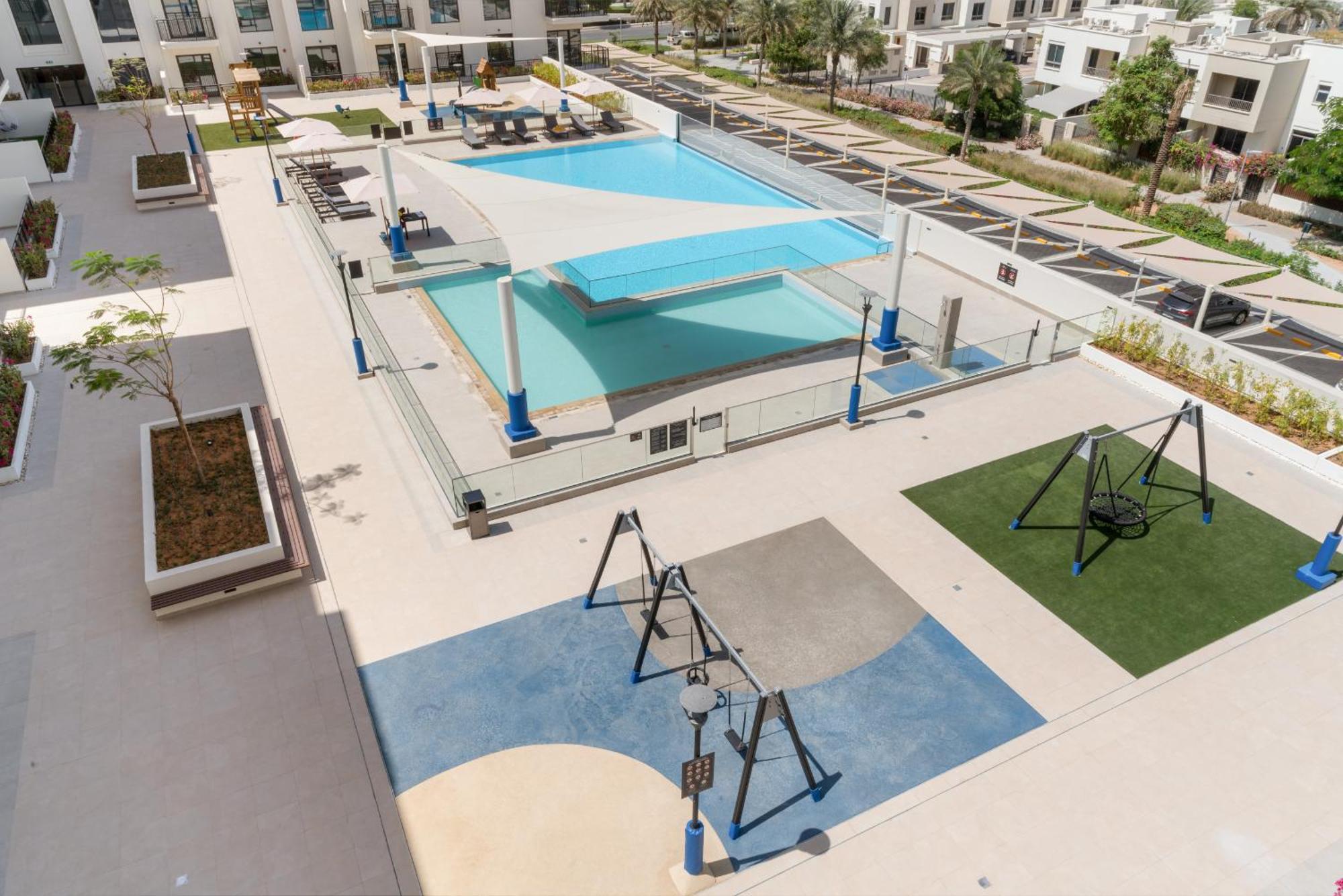 Vayk - Modern 2bd With Pool View In Town Square Apartment *