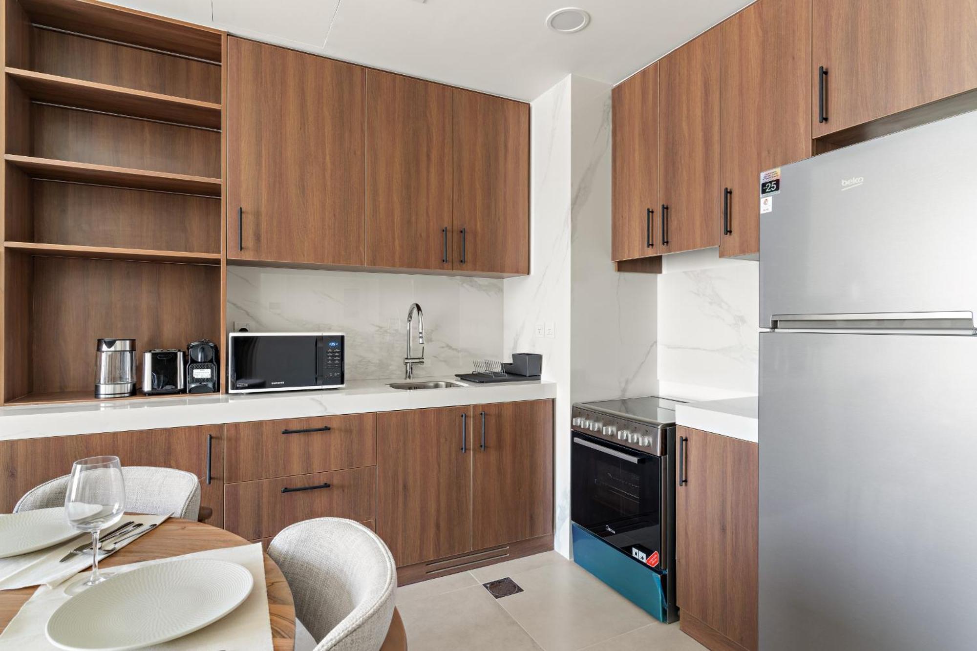 Vayk - Modern 2bd With Pool View In Town Square Dubai