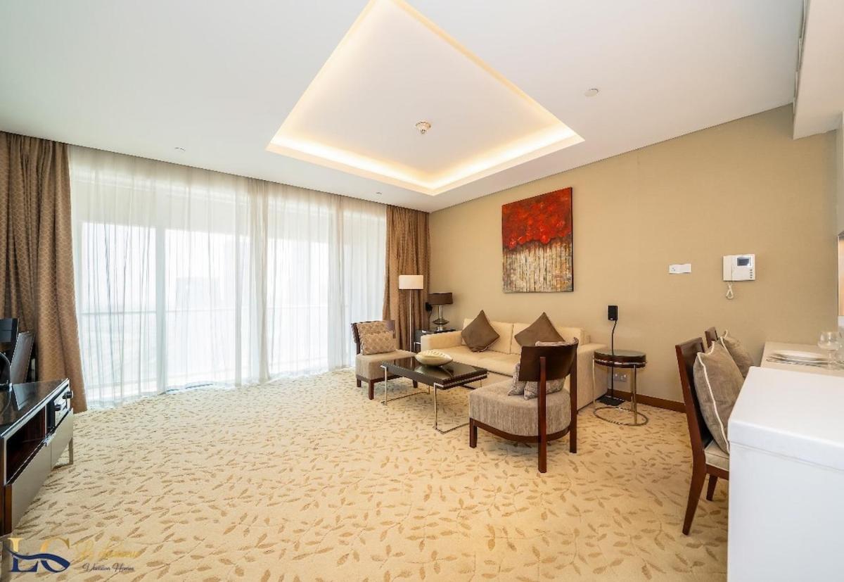 Apartment 1br At The Address Mall