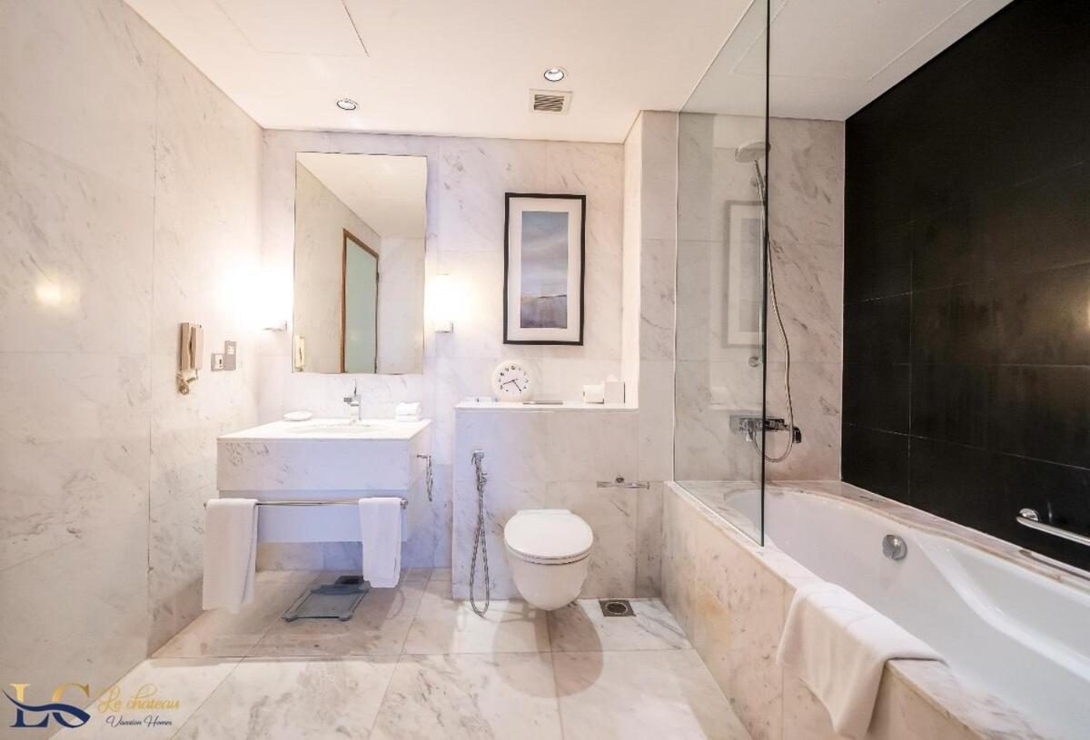 Apartment 1br At The Address Mall