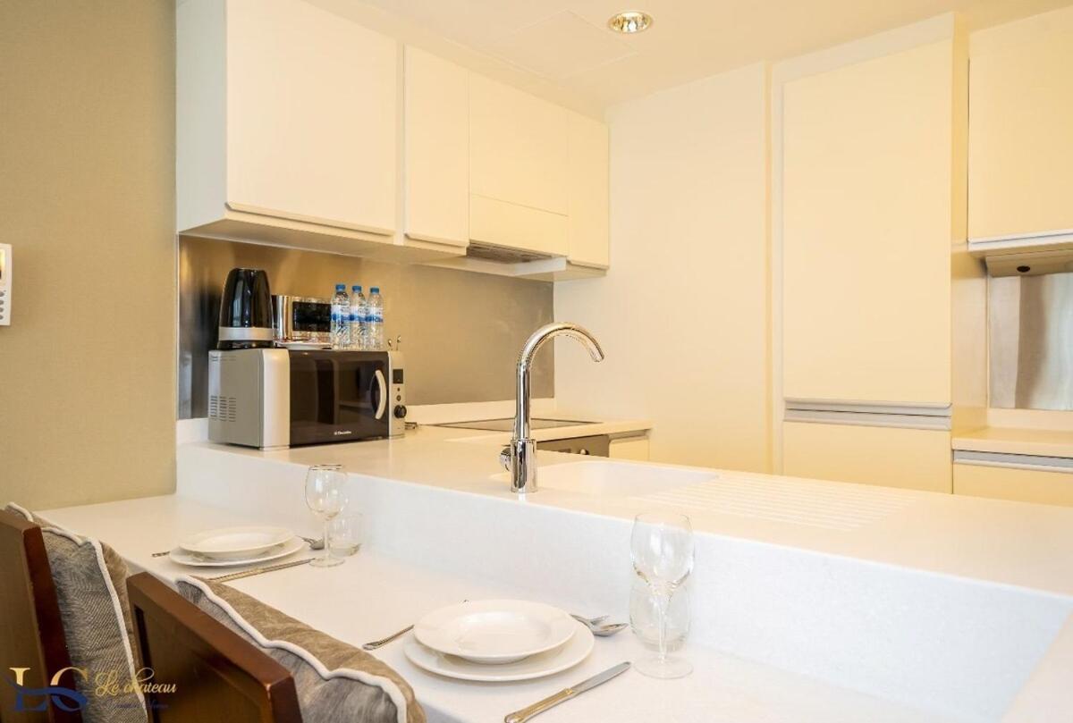 1br At The Address Mall *