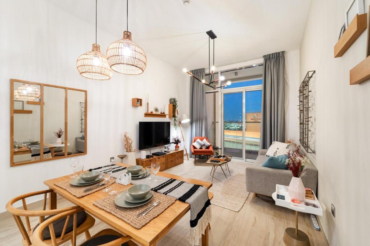 First Class 1br Elegant Marina Hideaway * Dubai