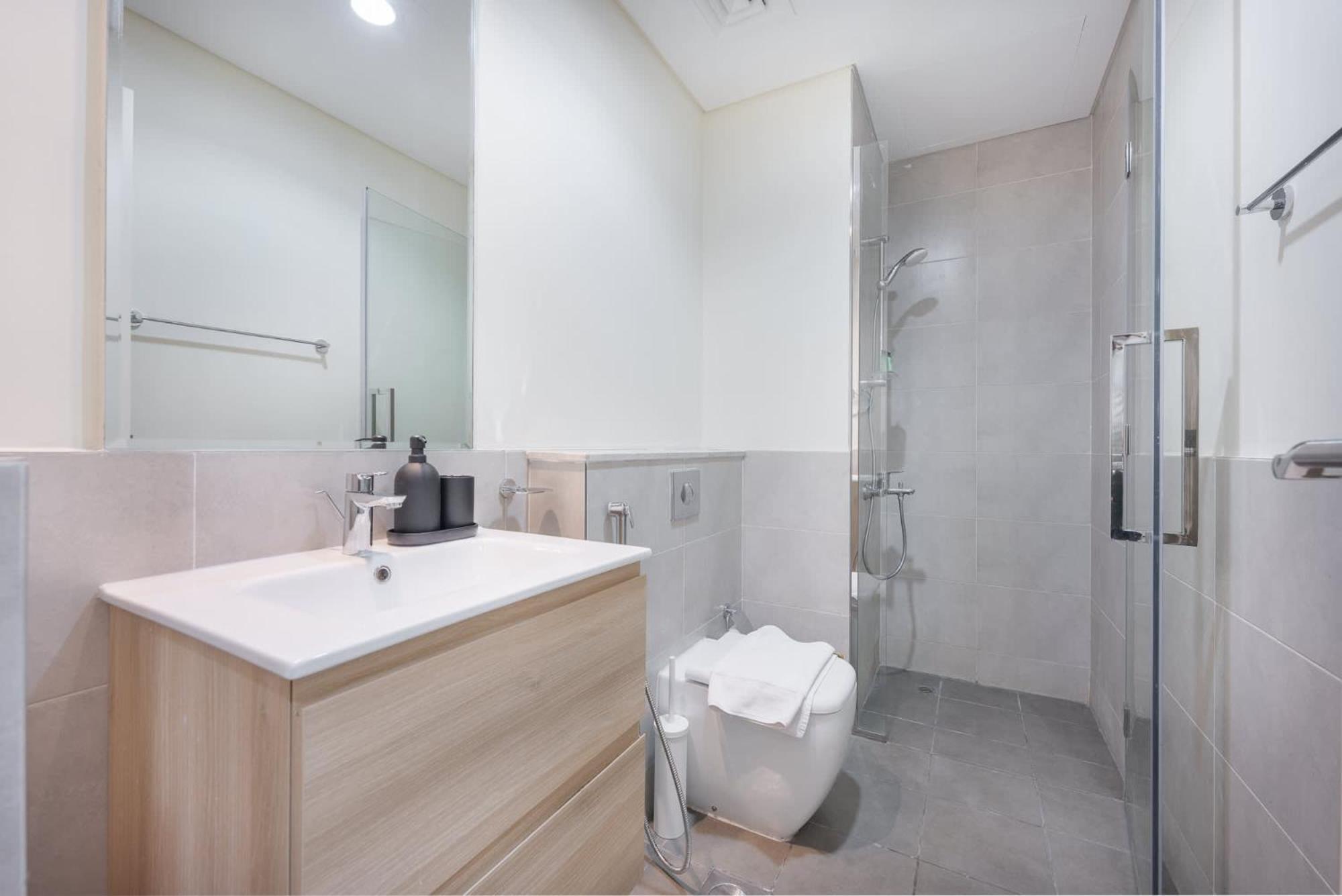 Tranquil 1br Hideaway In Damac Hills *
