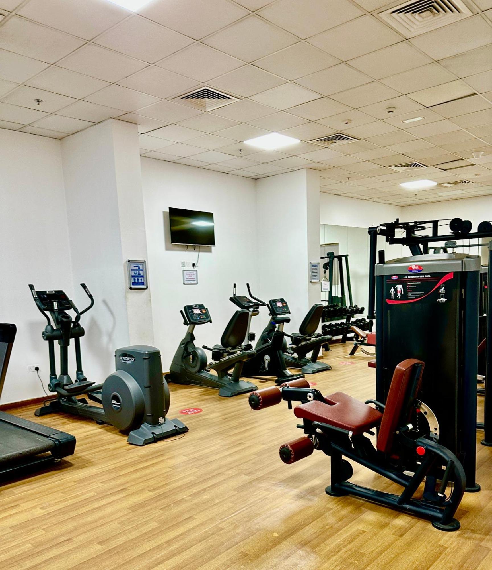 Apartment Comfy In Jvc Great Location Fast Wi-fi