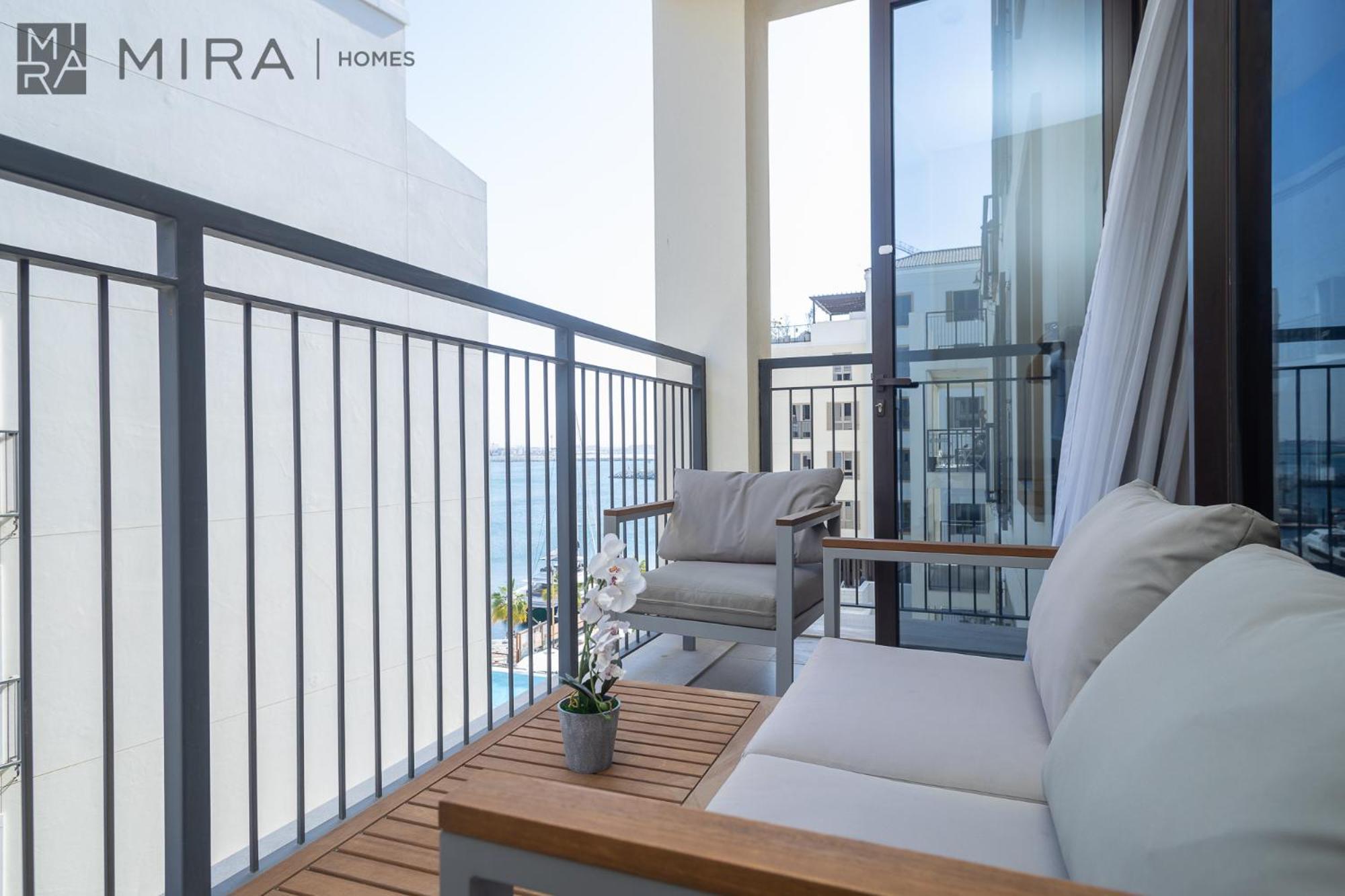 Apartment Mira Homes -cosy 2 Bhk With Marina View