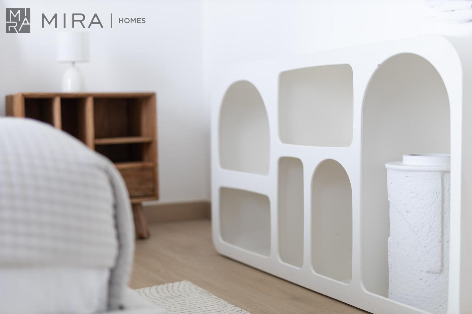 Mira Homes -cosy 2 Bhk With Marina View Apartment
